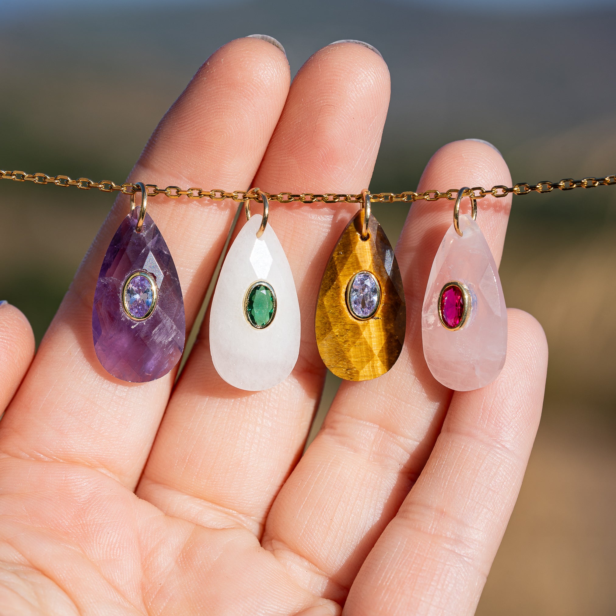 Pendentif goutte en 4 pierres au choix de 25,5 mm avec zirconium et anneau ( à l&