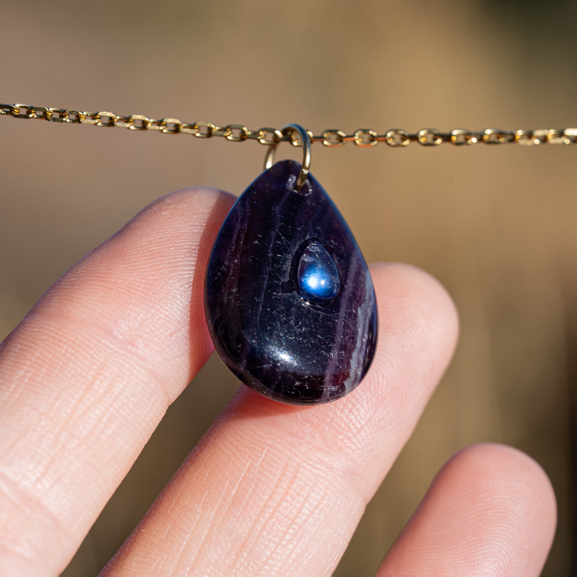 Cabochon goutte de Labradorite blanche de env 6 x 4 mm ( à l&
