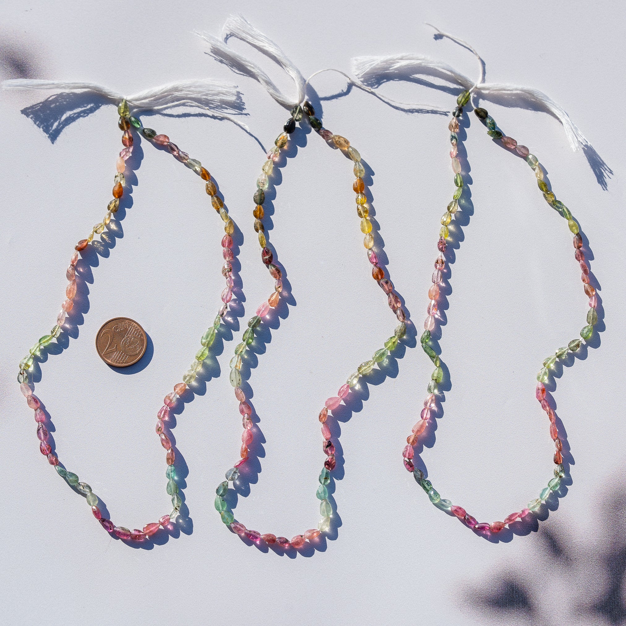 Fil de env 38 cm de perles gouttes facettes de Tourmaline multicolore de env 5 à 6,5 mm