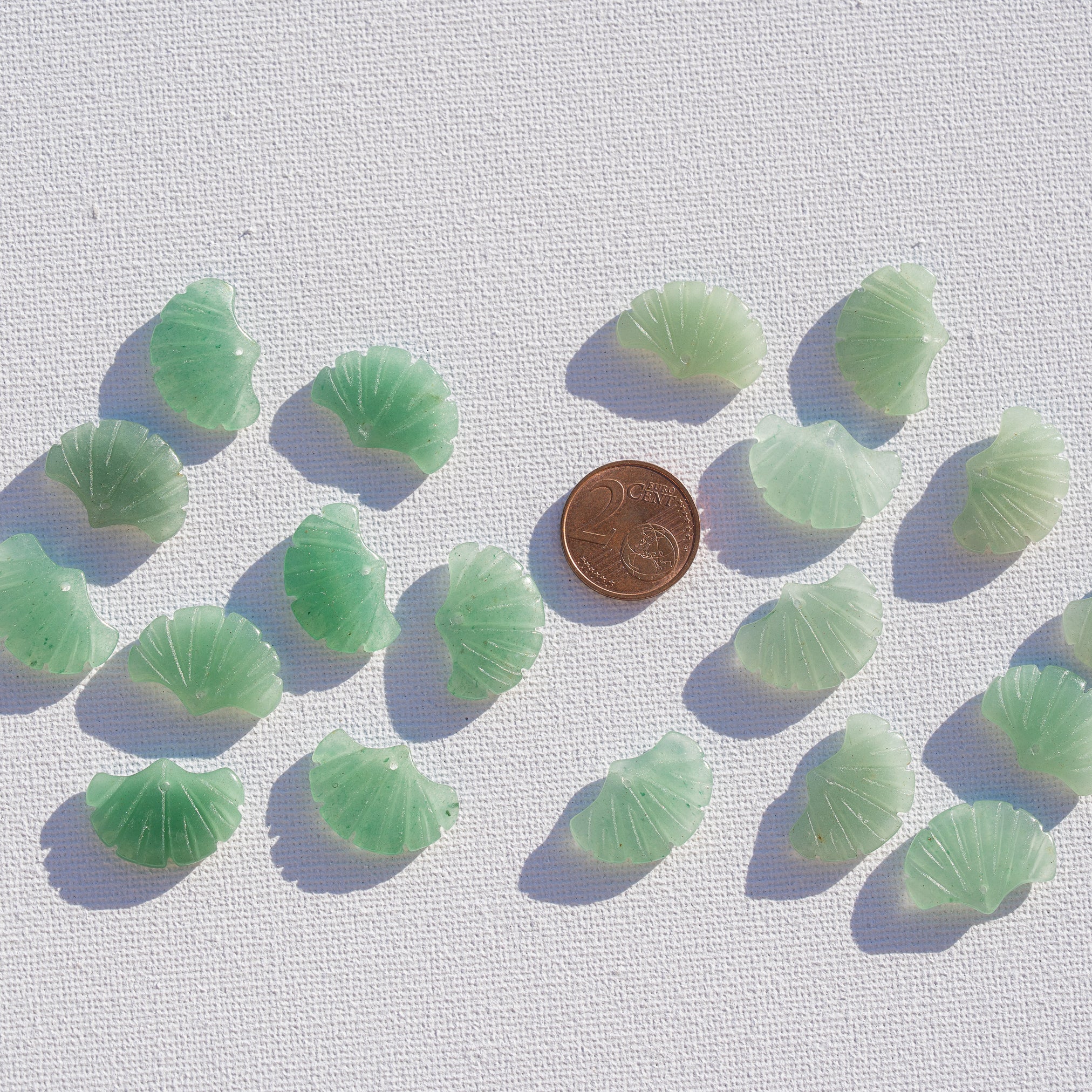Pendentif feuille de Ginkgo en Aventurine verte de 15 x 20 mm ( à l&