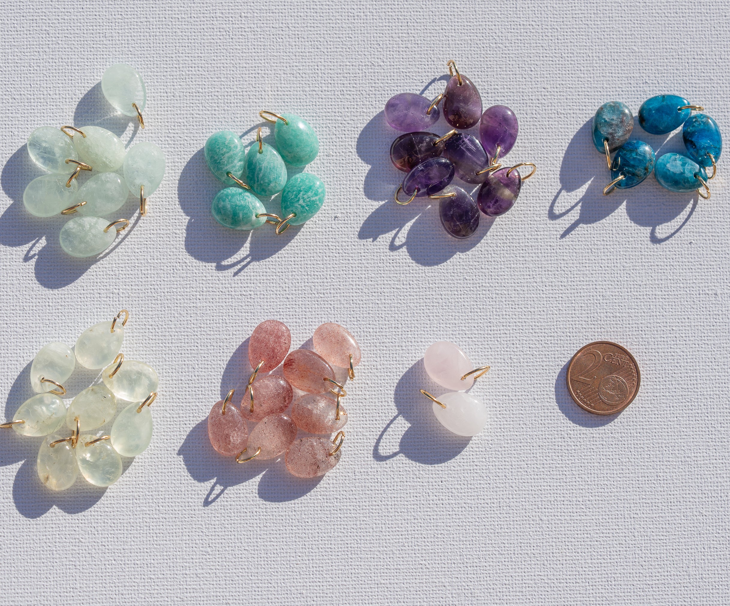 Adorables petits pendentifs goutte 7 pierres au choix de 14 mm avec anneau ( à l&