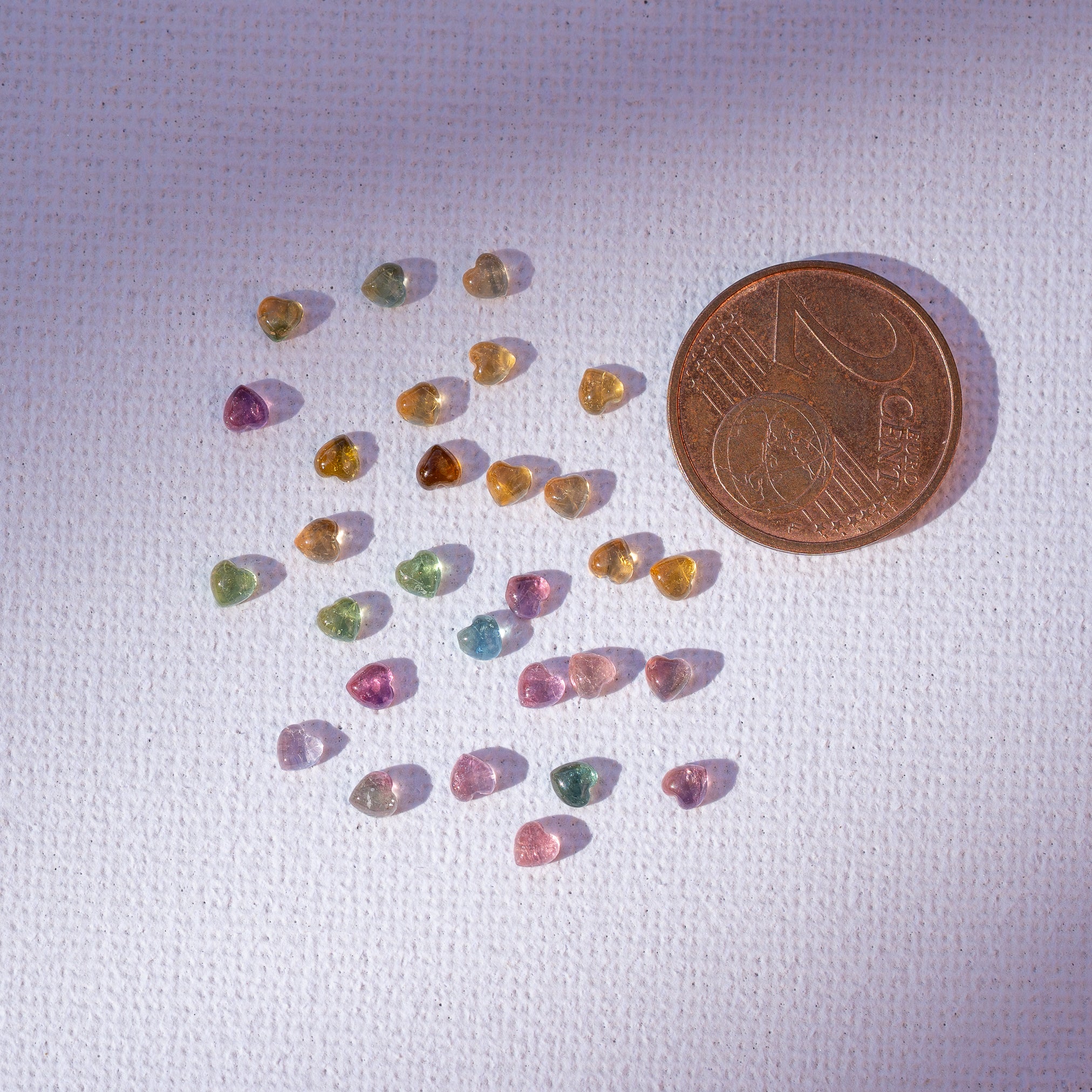 Petit cabochon coeur de Tourmaline multicolore de env 3 mm ( à l&