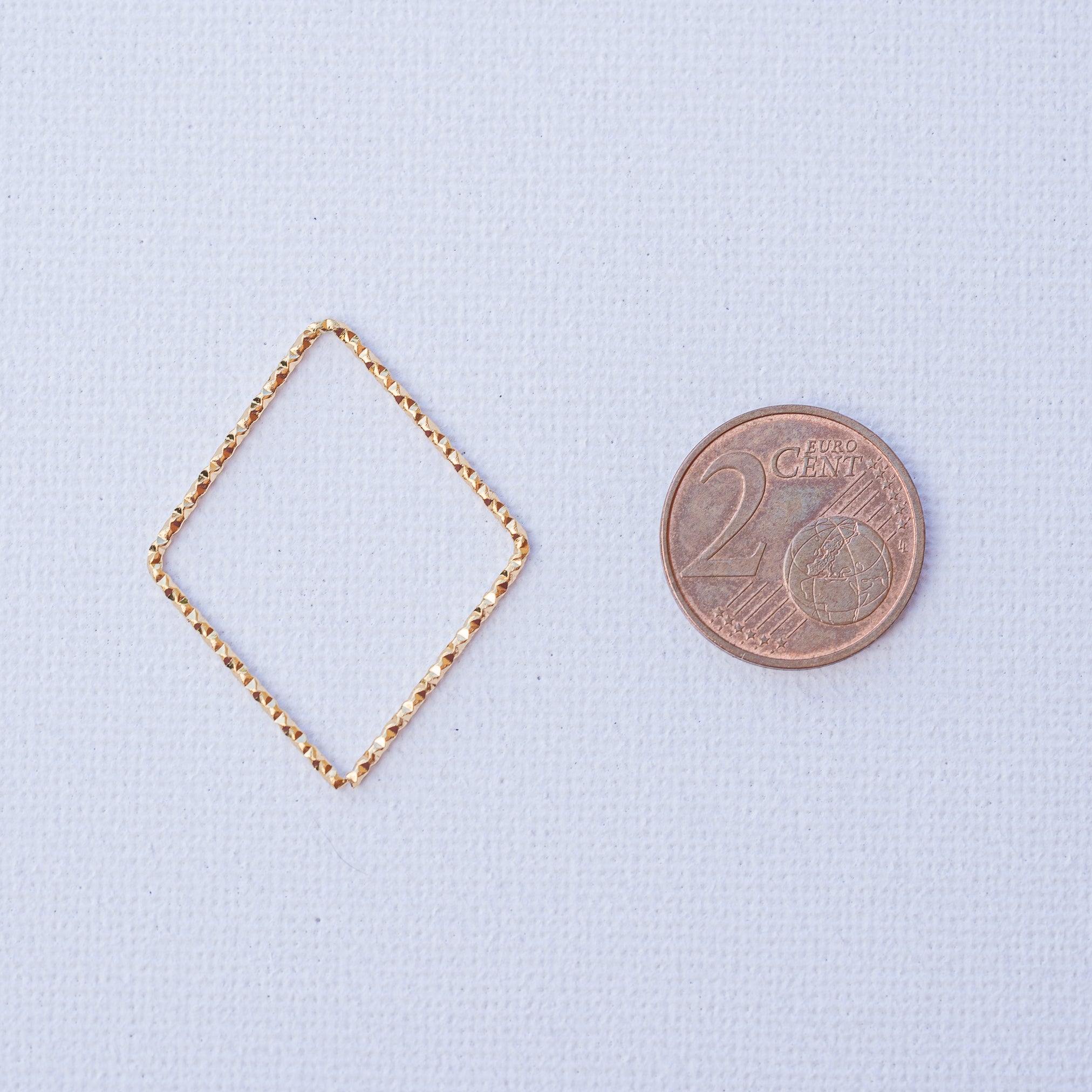 Anneaux connecteurs diamantés losanges en inox plaqué or 18k de 34 mm ( à l&