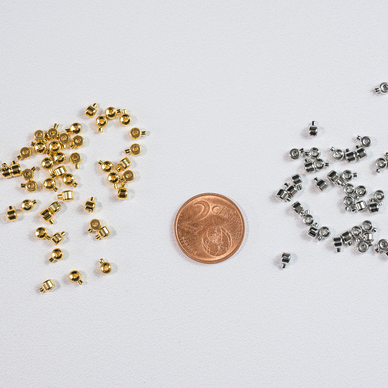 Perles à écraser 2 en 1 bijoux sur câble en laiton plaqué or ou platine de 3 mm ( lot de 4 )