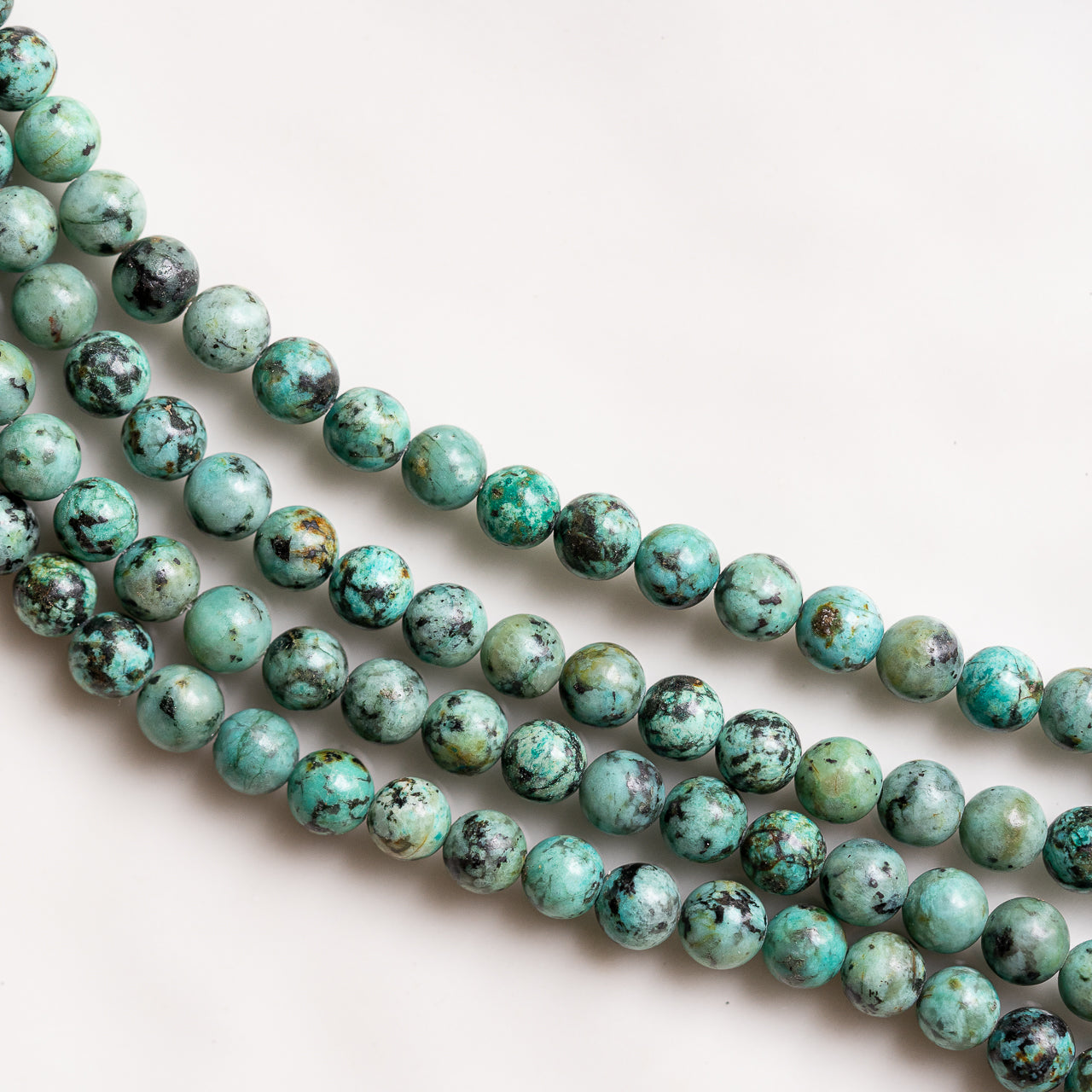 Perles rondes lisses de Jaspe Africain de 6 mm ( rang de env 60 perles )