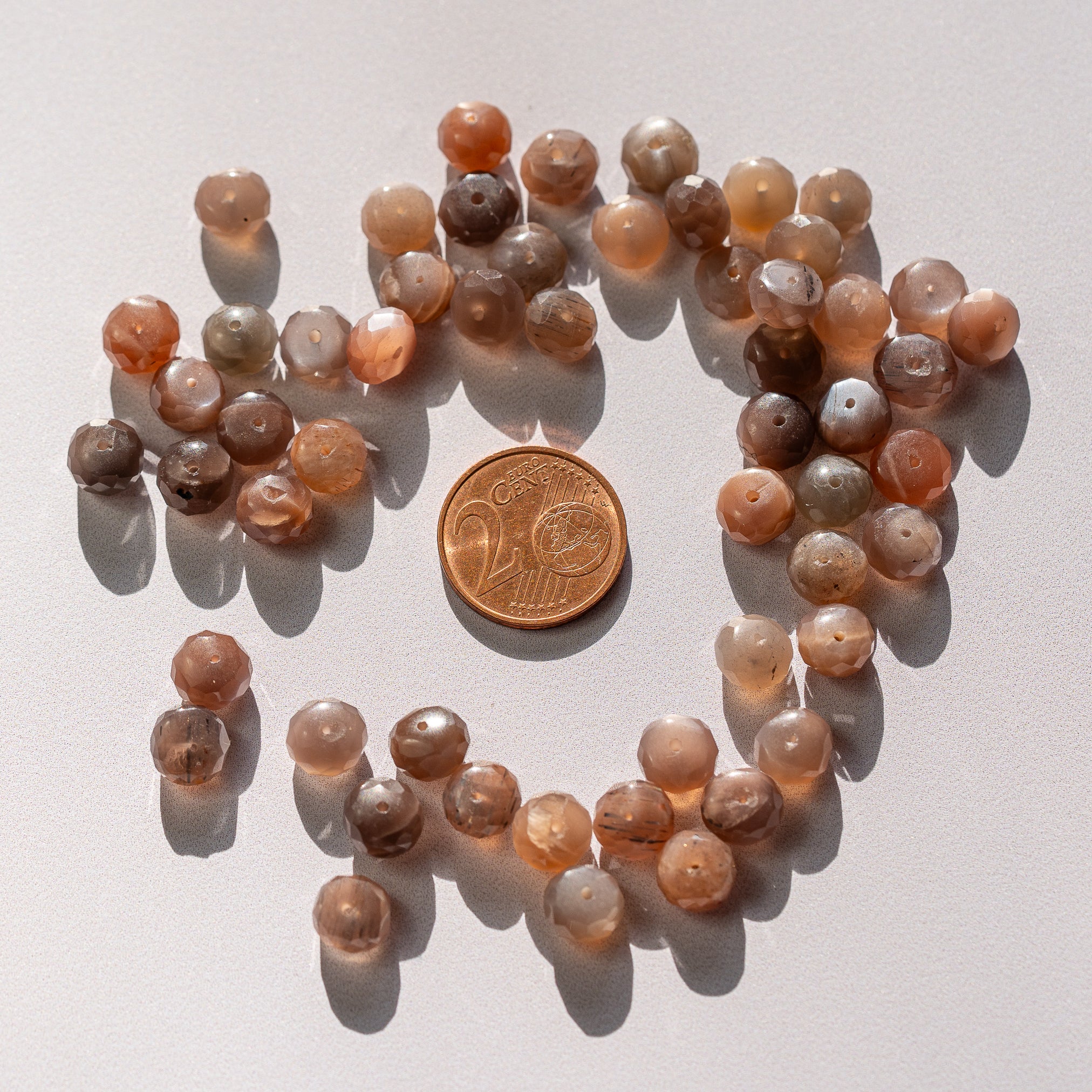 Perles rondelles facettes de pierre de lune chocolat de env 7/8 mm ( lot de 4 )