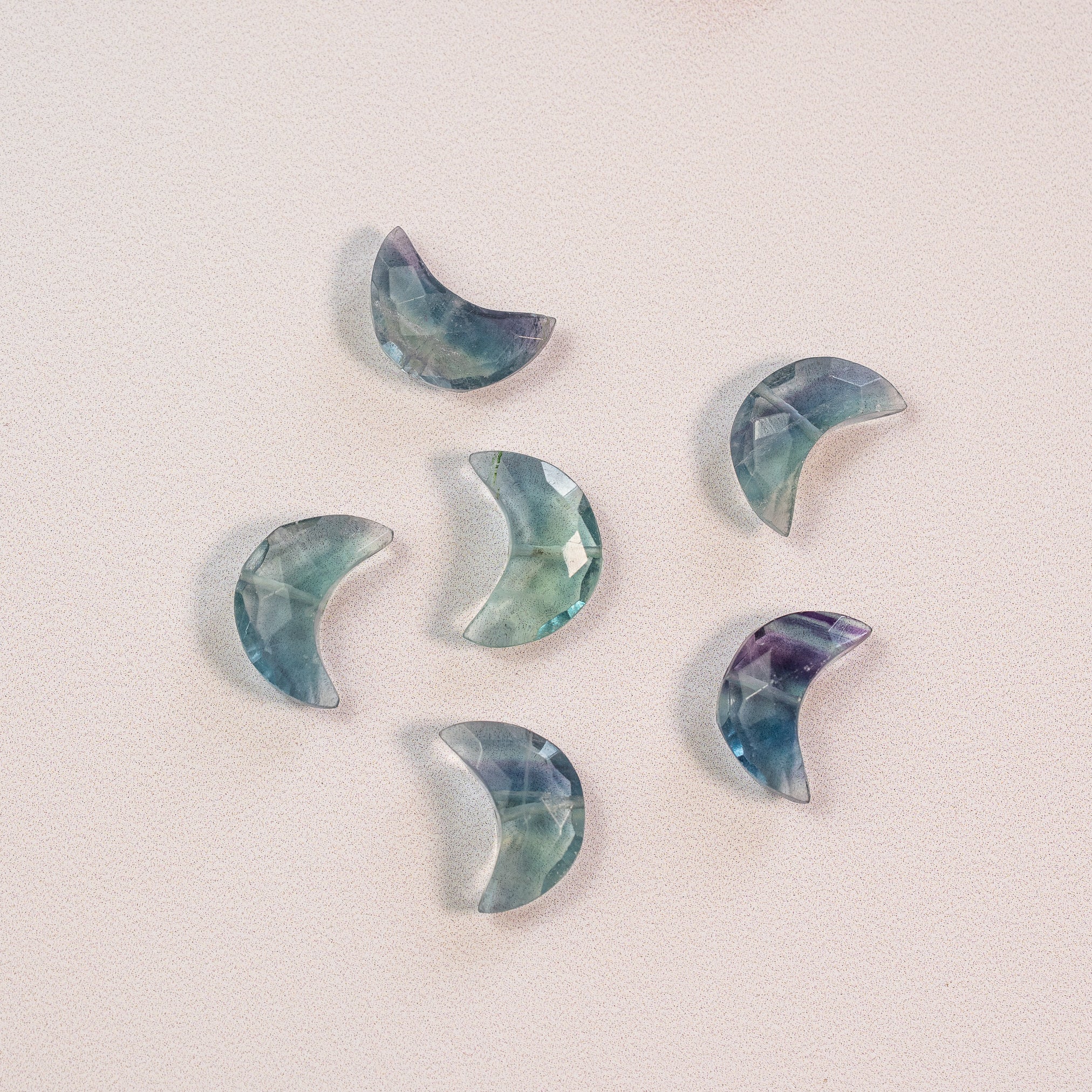 Les " Nidhih " lunes en Fluorite de env 17 mm ( à l&