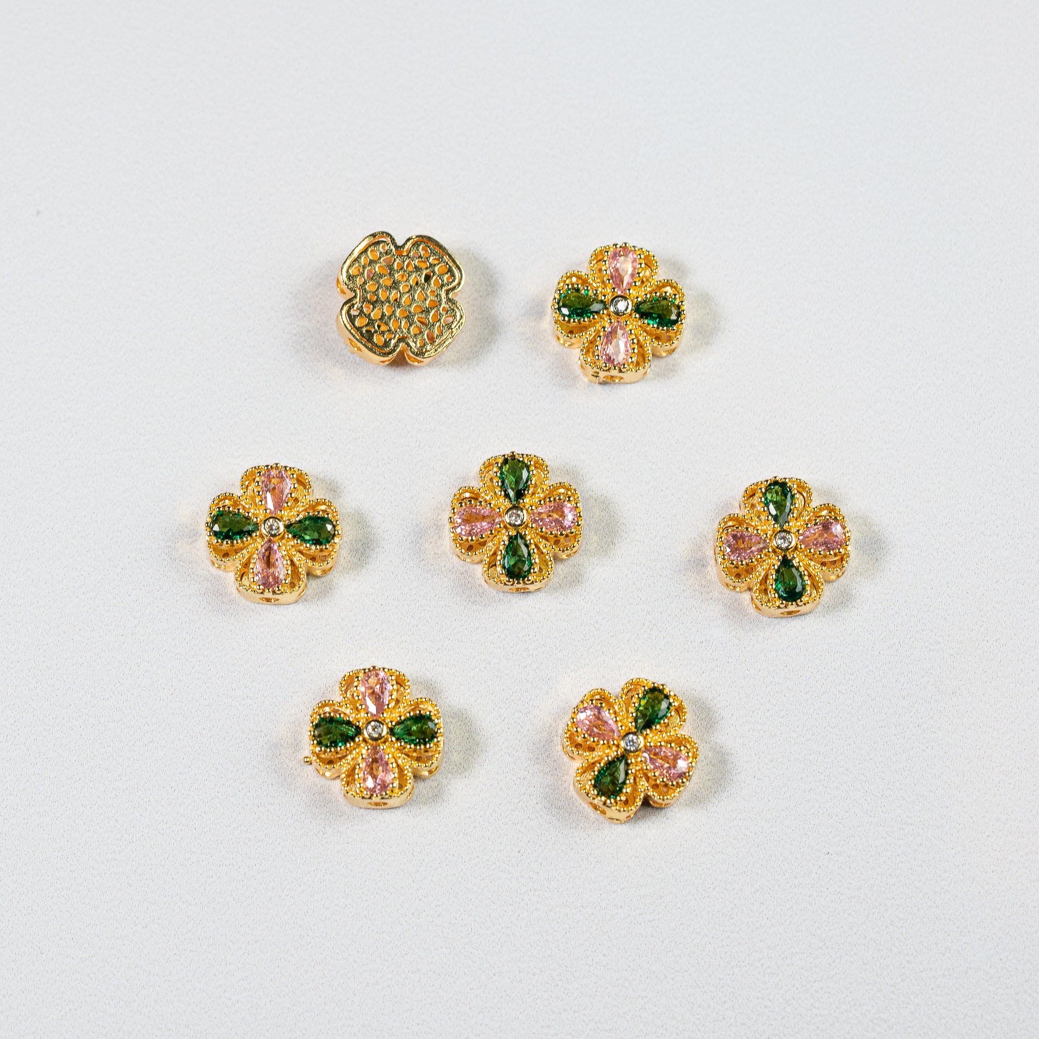 Perles " bijoux " fleur en laiton plaqué or 18k et zirconium de 13,5 mm ( à l&