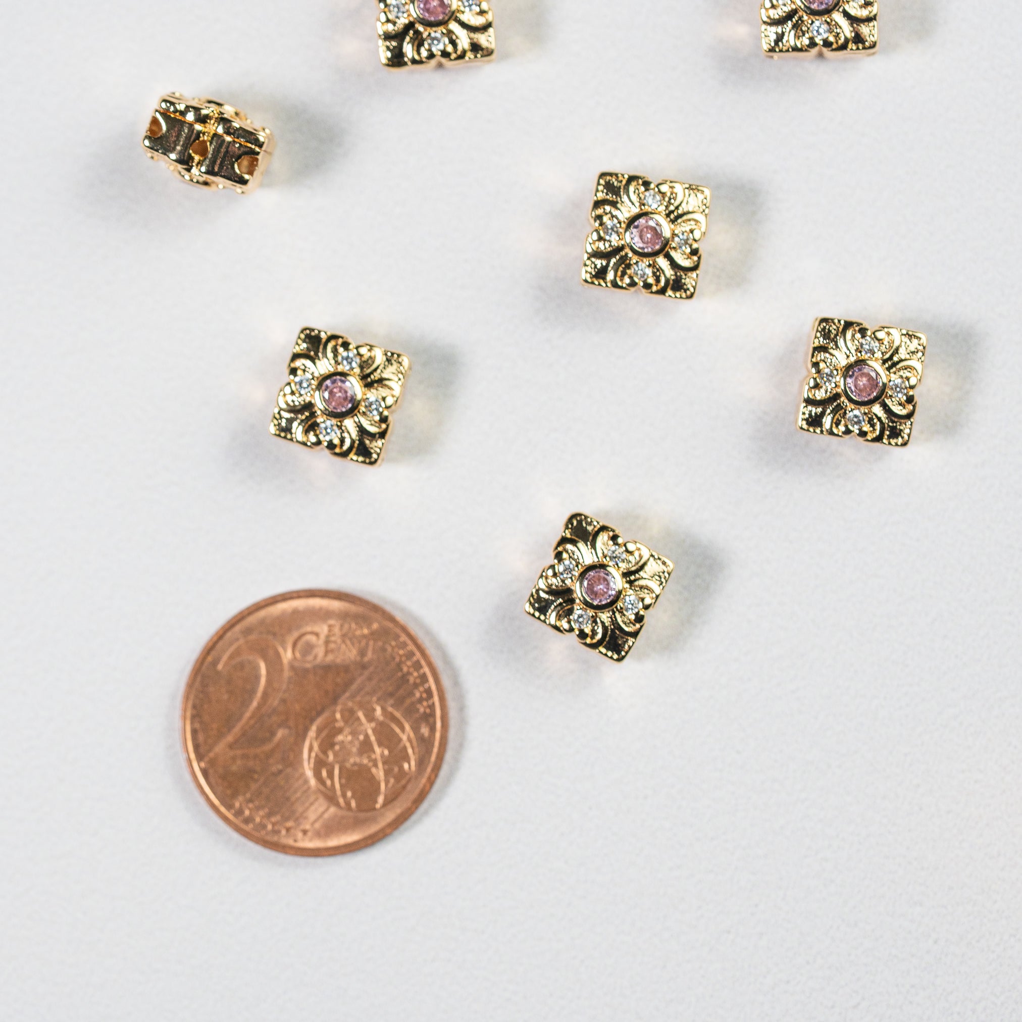 Perles " bijoux " fleur en laiton plaqué or 18k et zirconium de 11 mm ( à l&