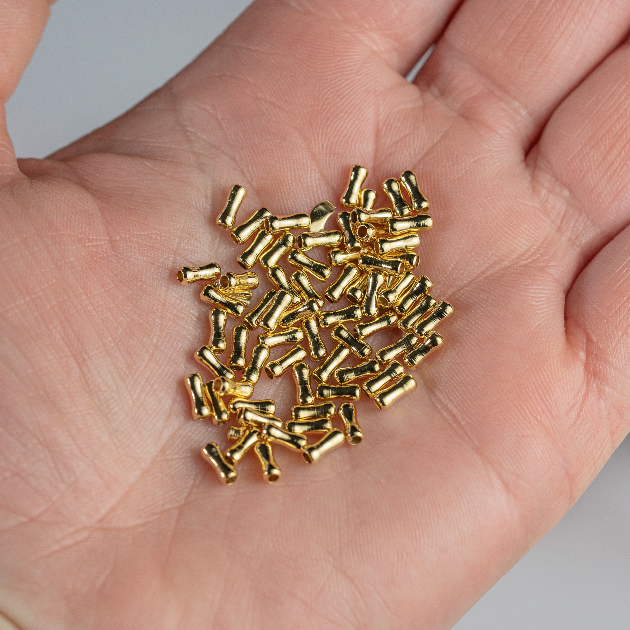 Perles tubes lisses en laiton plaqué or 24k de 6 x 2,5 mm ( lot de 6 )