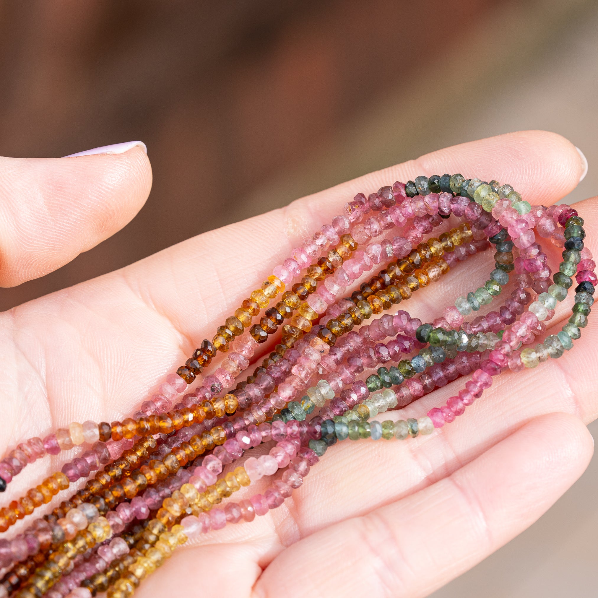 Perles rondelles facettes de Tourmaline multicolore de env 3/3 x 2 mm ( rang 32 cm et 150 perles )