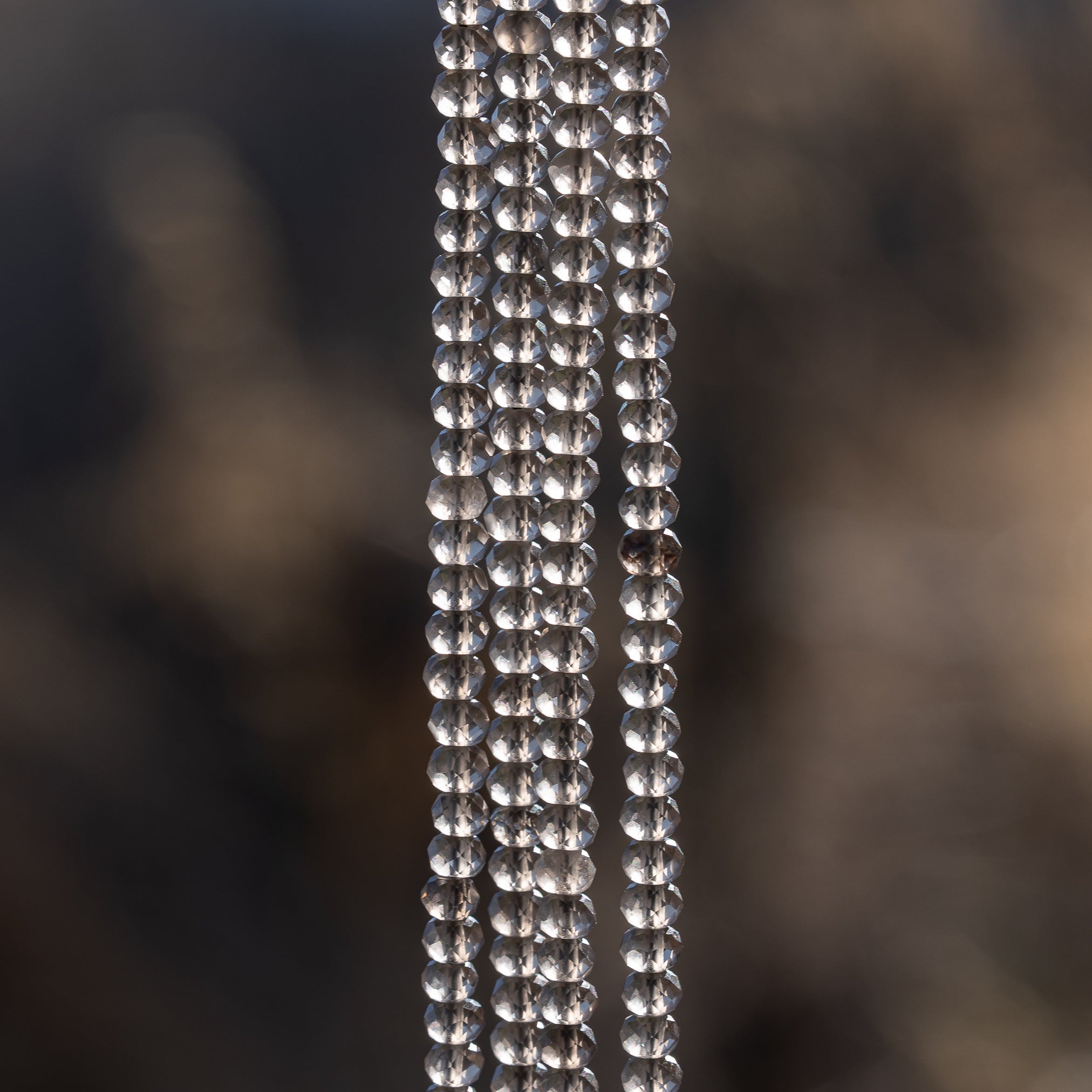 Perles rondelles facettes de Quartz fumé de 5 x 3 mm ( rang de env 112 perles )