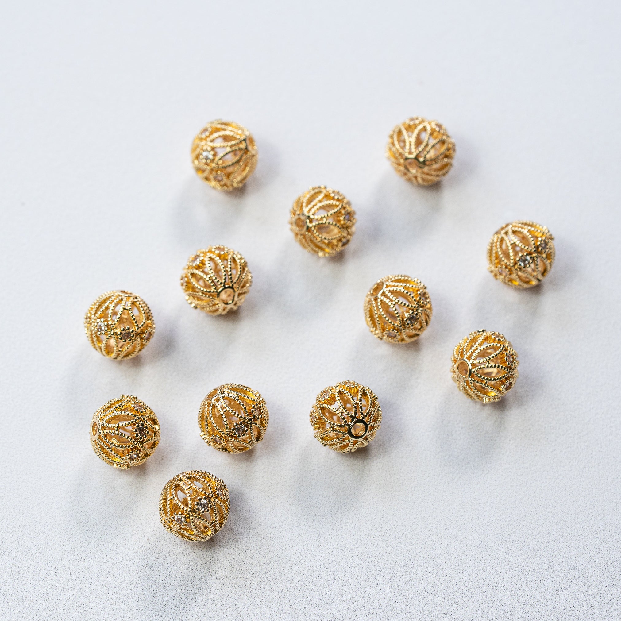 Perles rondes filigranées en laiton plaqué or 14k et zirconium de 11,5 mm ( à l&