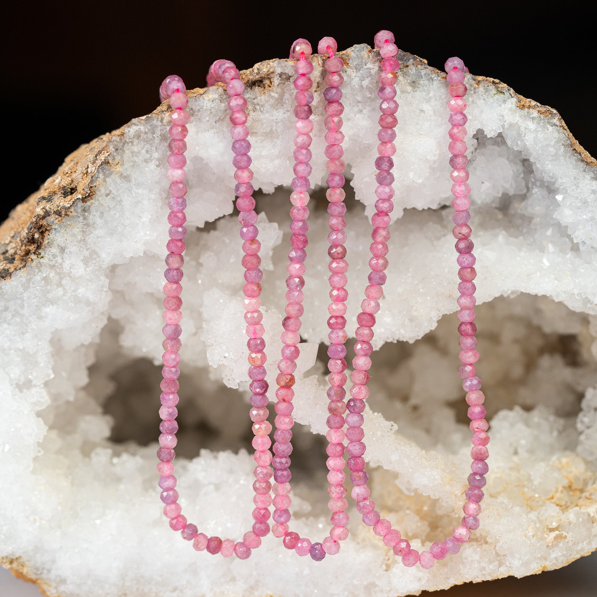 Perles rondelles facettes de Tourmaline rose de 3 x 2 mm ( rang de env 178 perles )