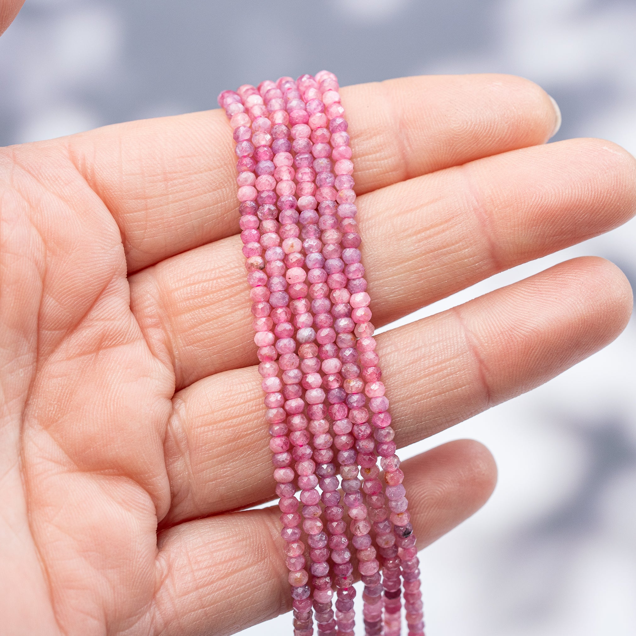 Perles rondelles facettes de Tourmaline rose de 3 x 2 mm ( rang de env 178 perles )