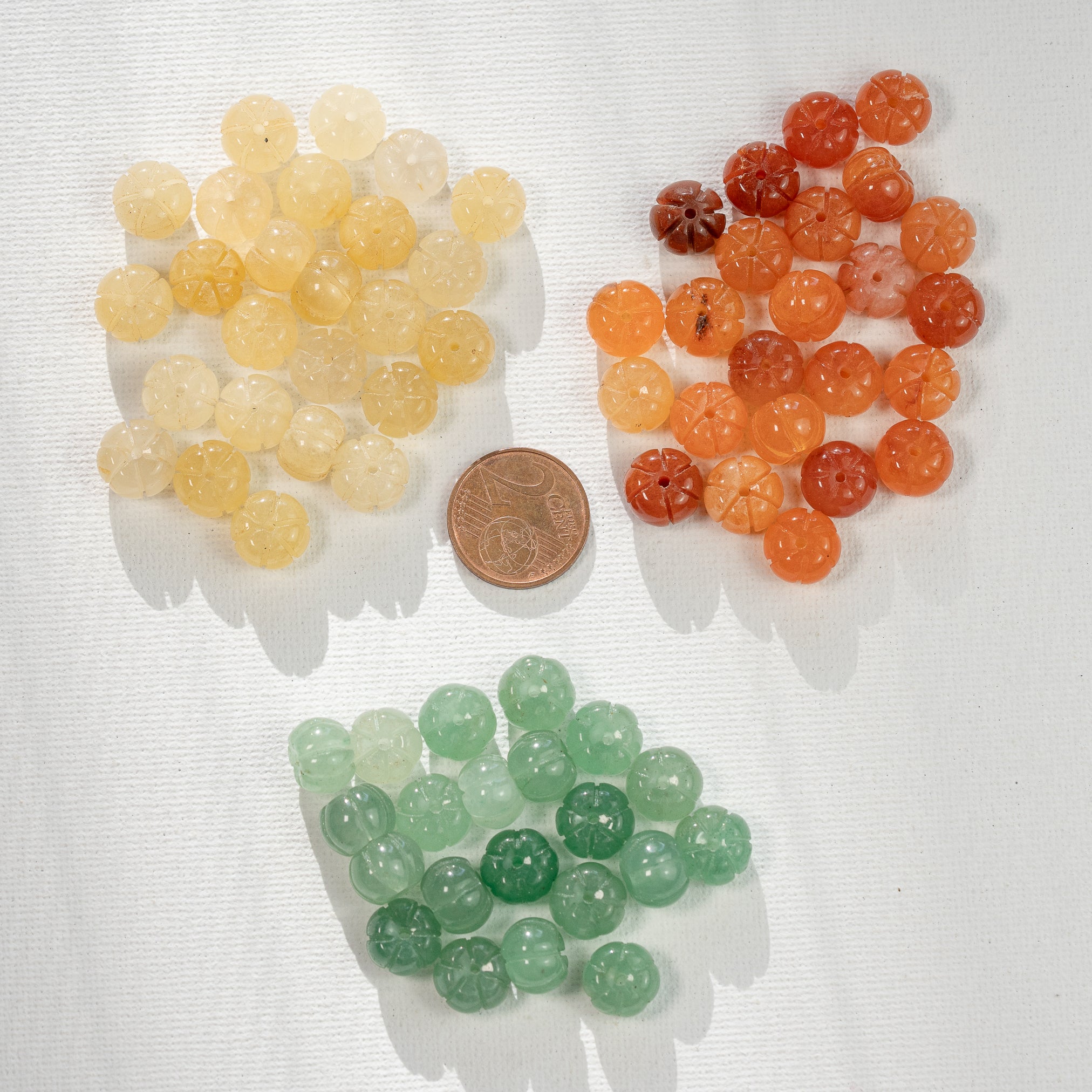 Perles rondelles sculptées " citrouilles " en Aventurine 3 couleurs de env 10 x 7 mm ( à l&
