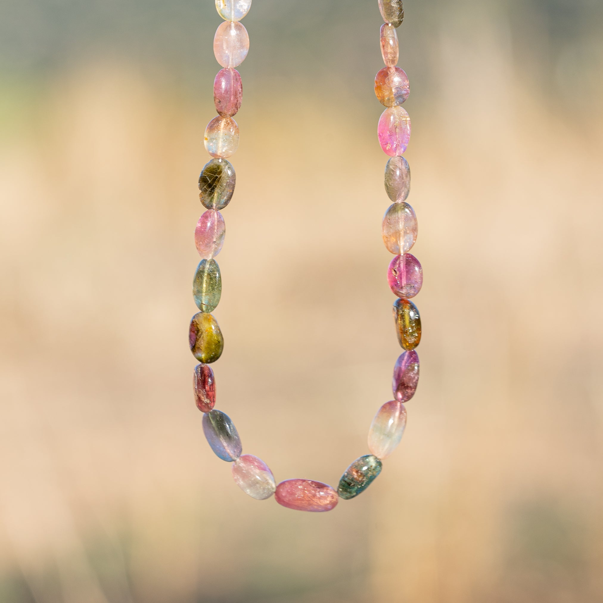 Fil de 43 cm de perles ovales lisses de Tourmaline multicolore " qualité wouah " 🌈 de 4/10 mm