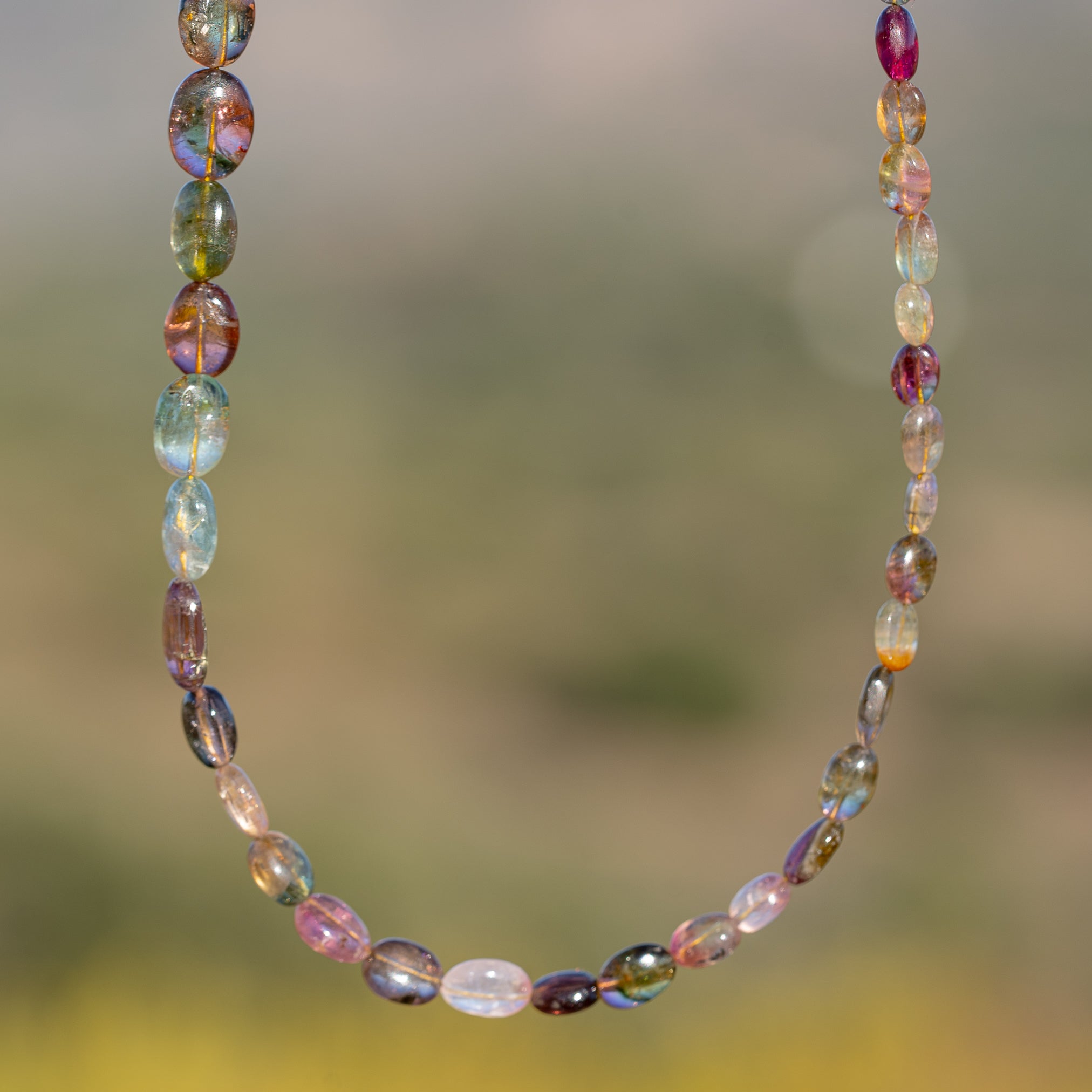 Fil de 43 cm de perles ovales lisses de Tourmaline multicolore " qualité wouah " 🌈 de 4/10 mm
