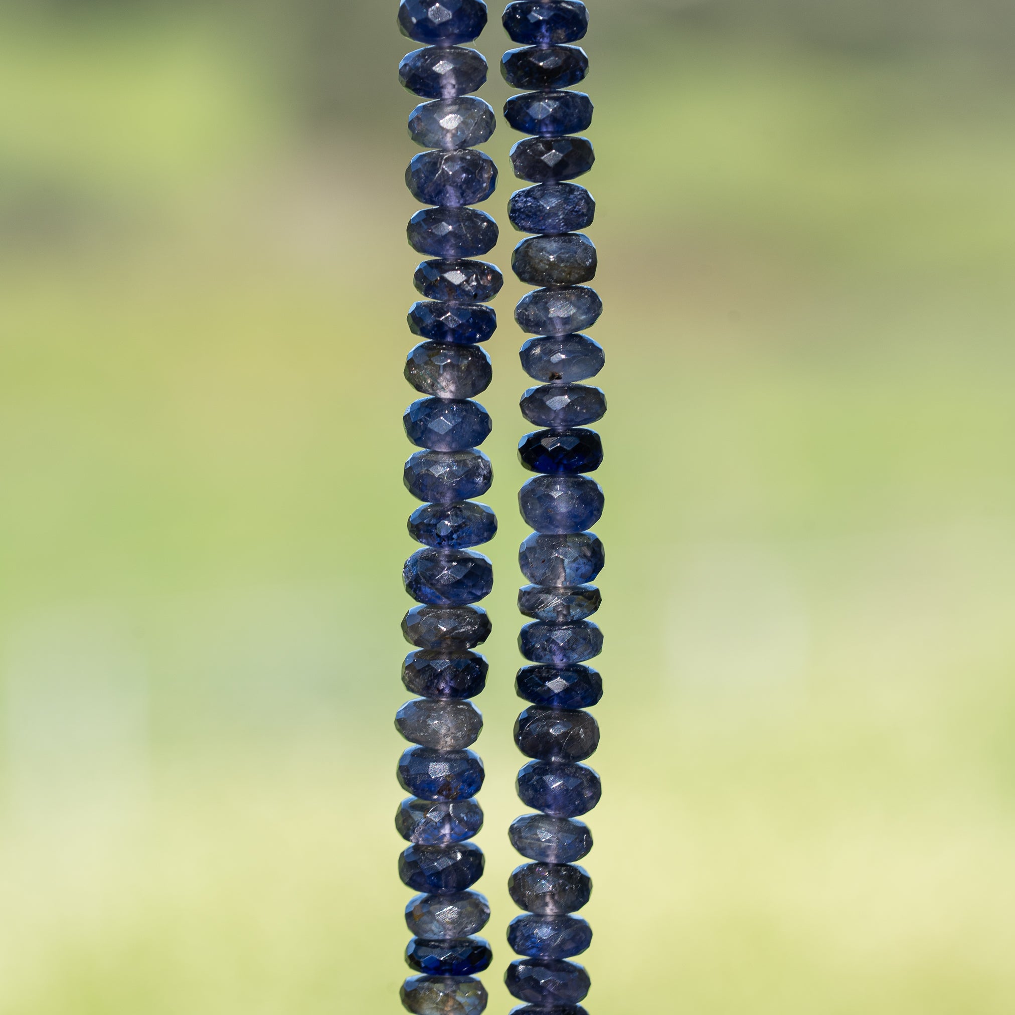 Perles rondelles facettes de Iolite de env 6 x 4 mm ( lot de 4 )