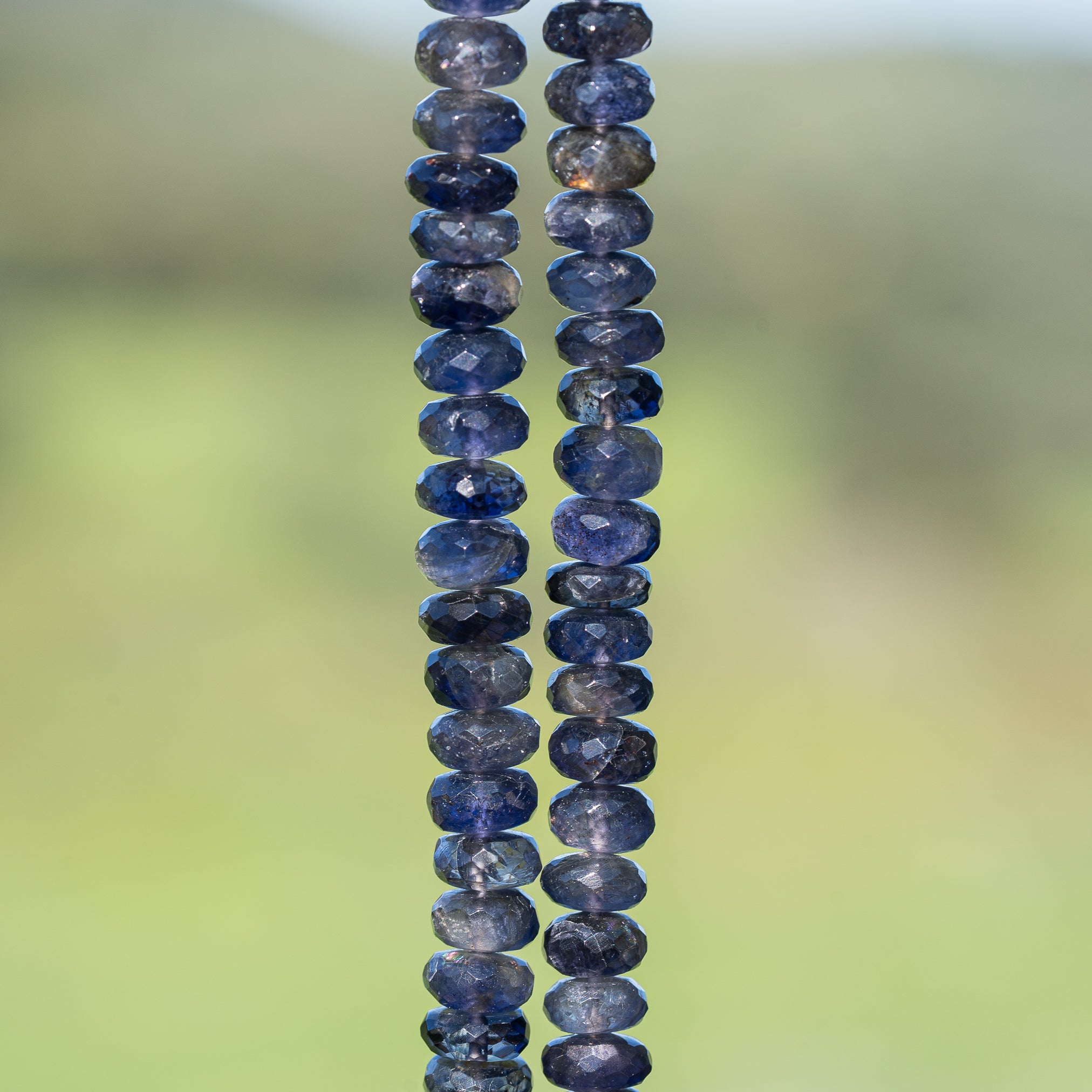 Fil complet de perles rondelles facettes de Iolite de env 6/7,5 mm de 22,5 cm