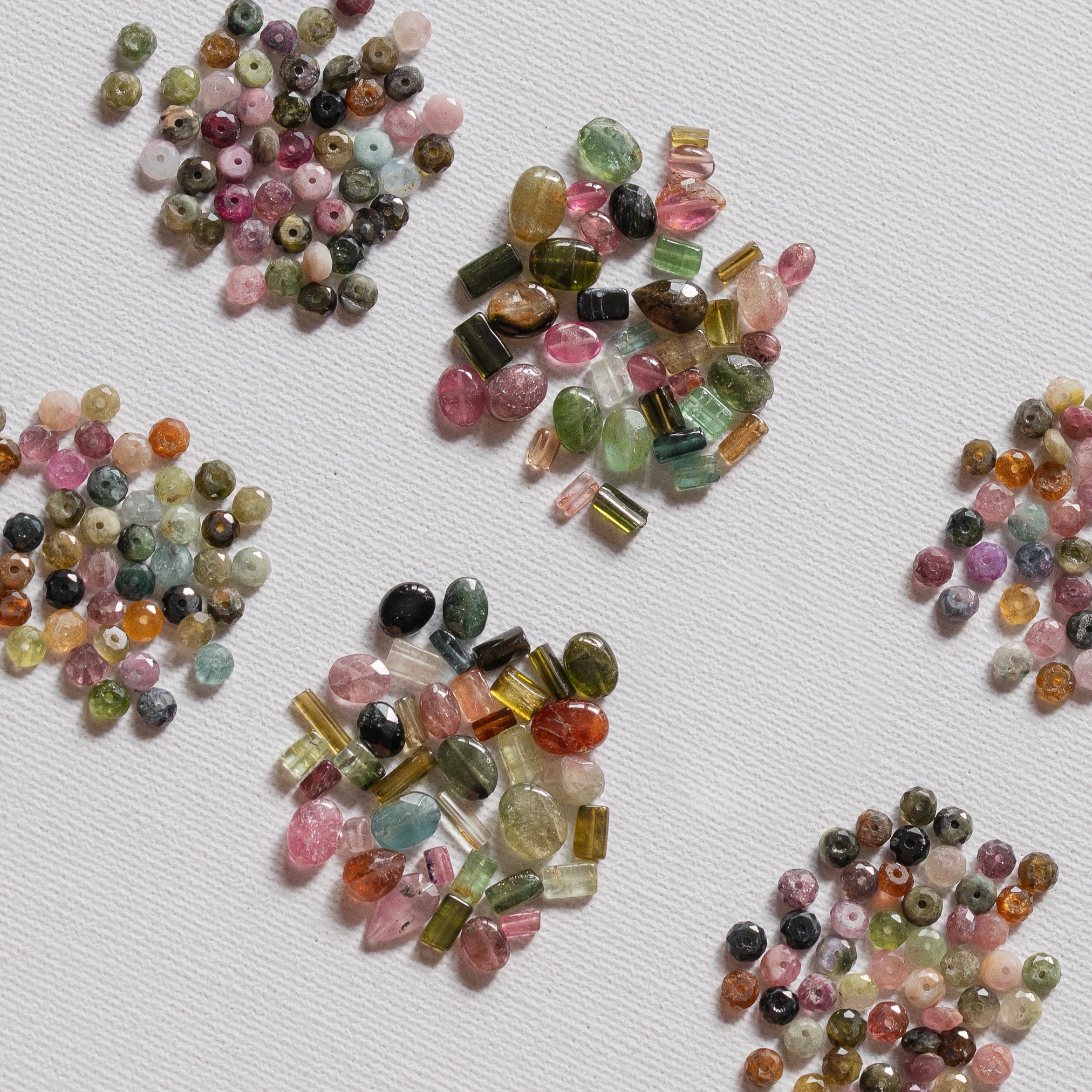 Lot de perles de Tourmaline multicolore forme variée pour collier bohème ✨ ( 35 cm de long )