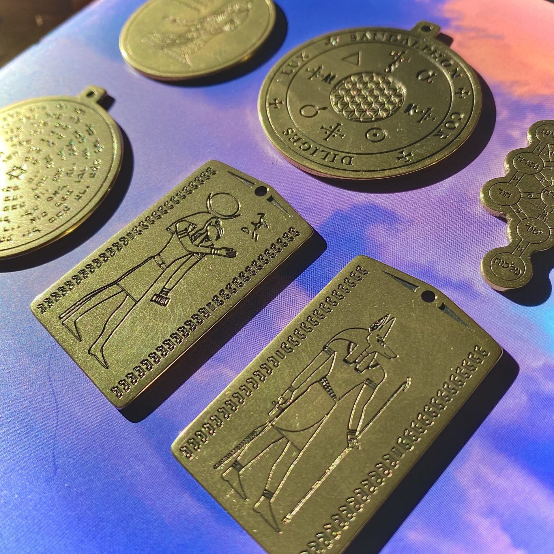 Breloques ronde gravée en laiton " 72 noms de Dieu " de 3,7 cm