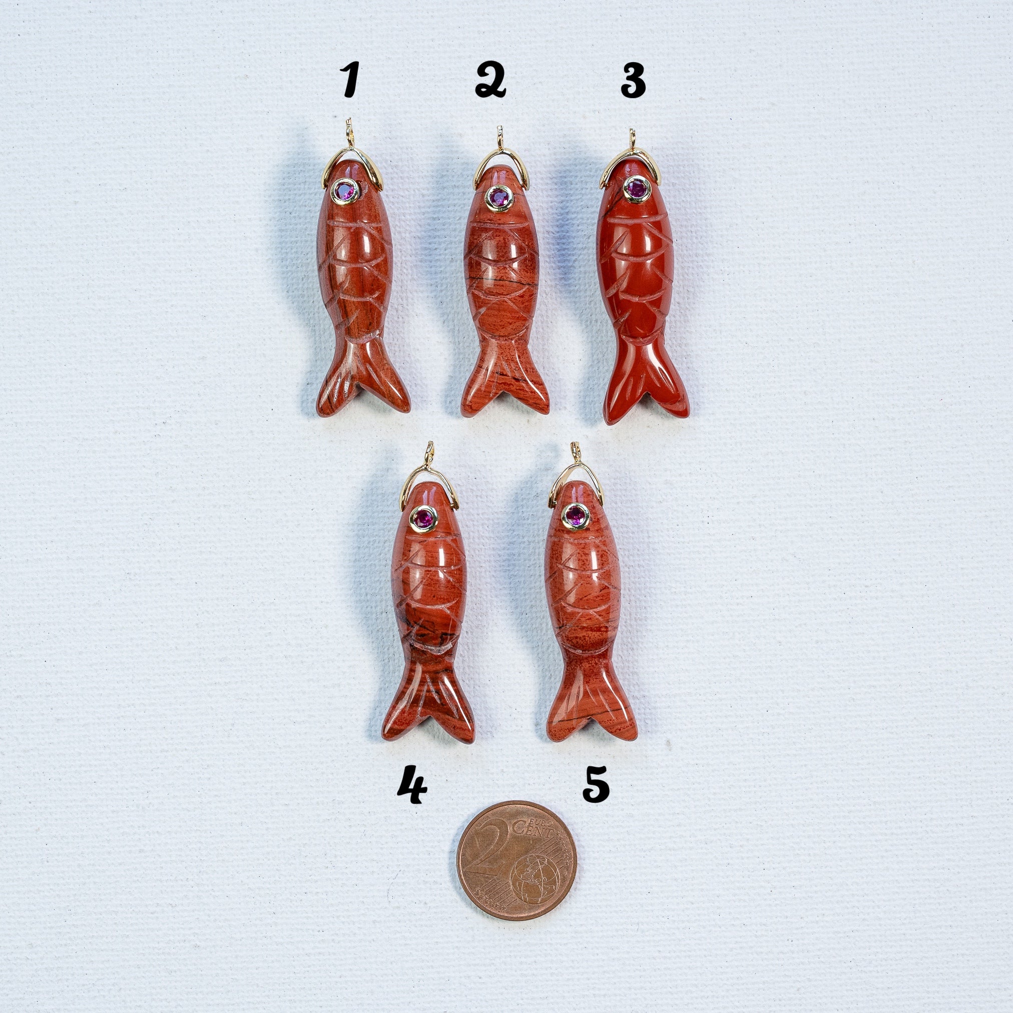 Pendentif poissons en Jaspe rouge, laiton et zirconium rose de 45 mm ( à l&