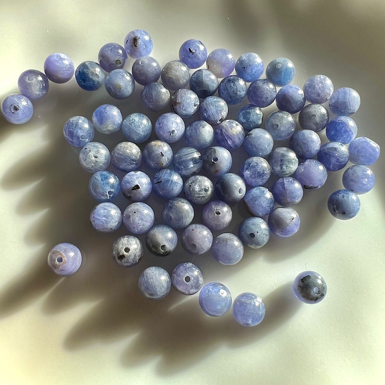 Perles rondes lisses de Tanzanite de 6 mm ( lot de 8 )