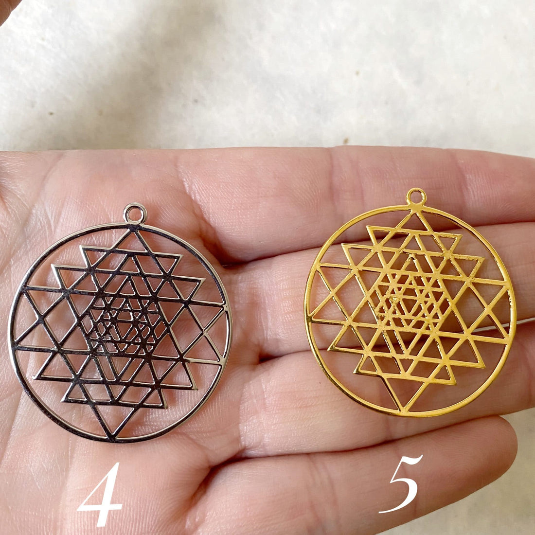 Breloques Sri Yantra en métal argenté de 3,5 cm ( à l&