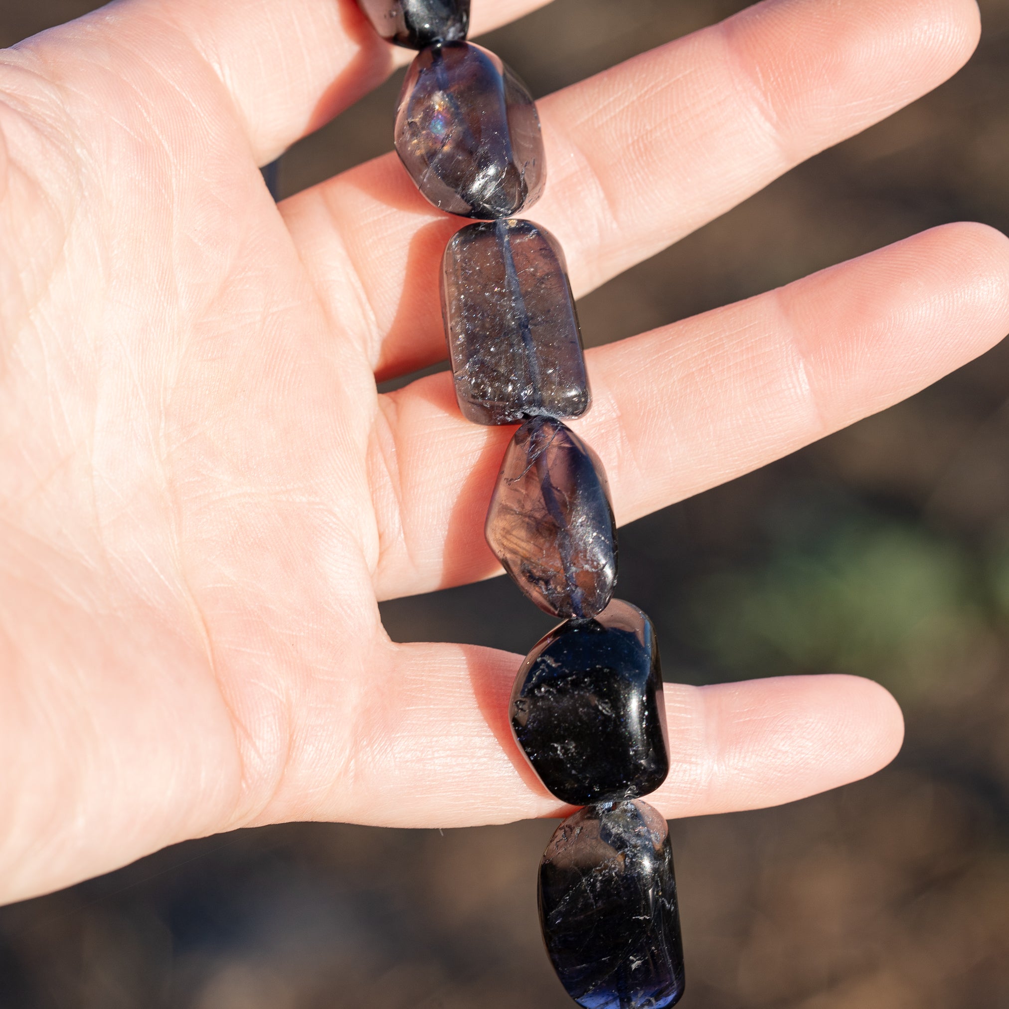 Grosses perles pépites lisses de Iolite de env 18 à 24 mm ( à l&