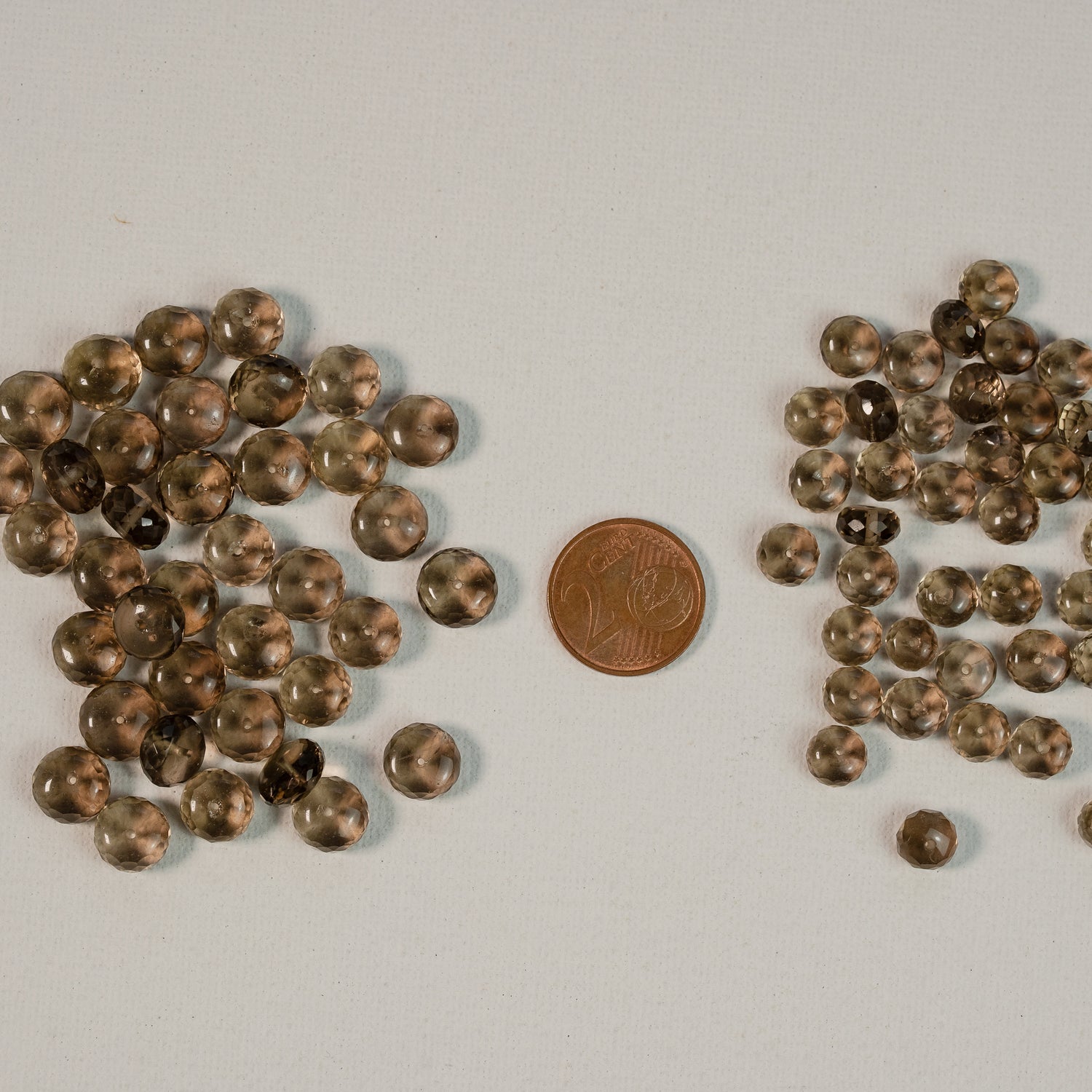 Perles rondelles facettes de quartz fumé de env 7 ou 9 mm ( lot de 2 perles )