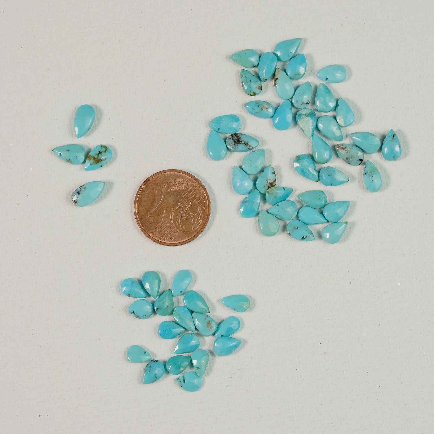 Petites perles gouttes lisses de Turquoise d&