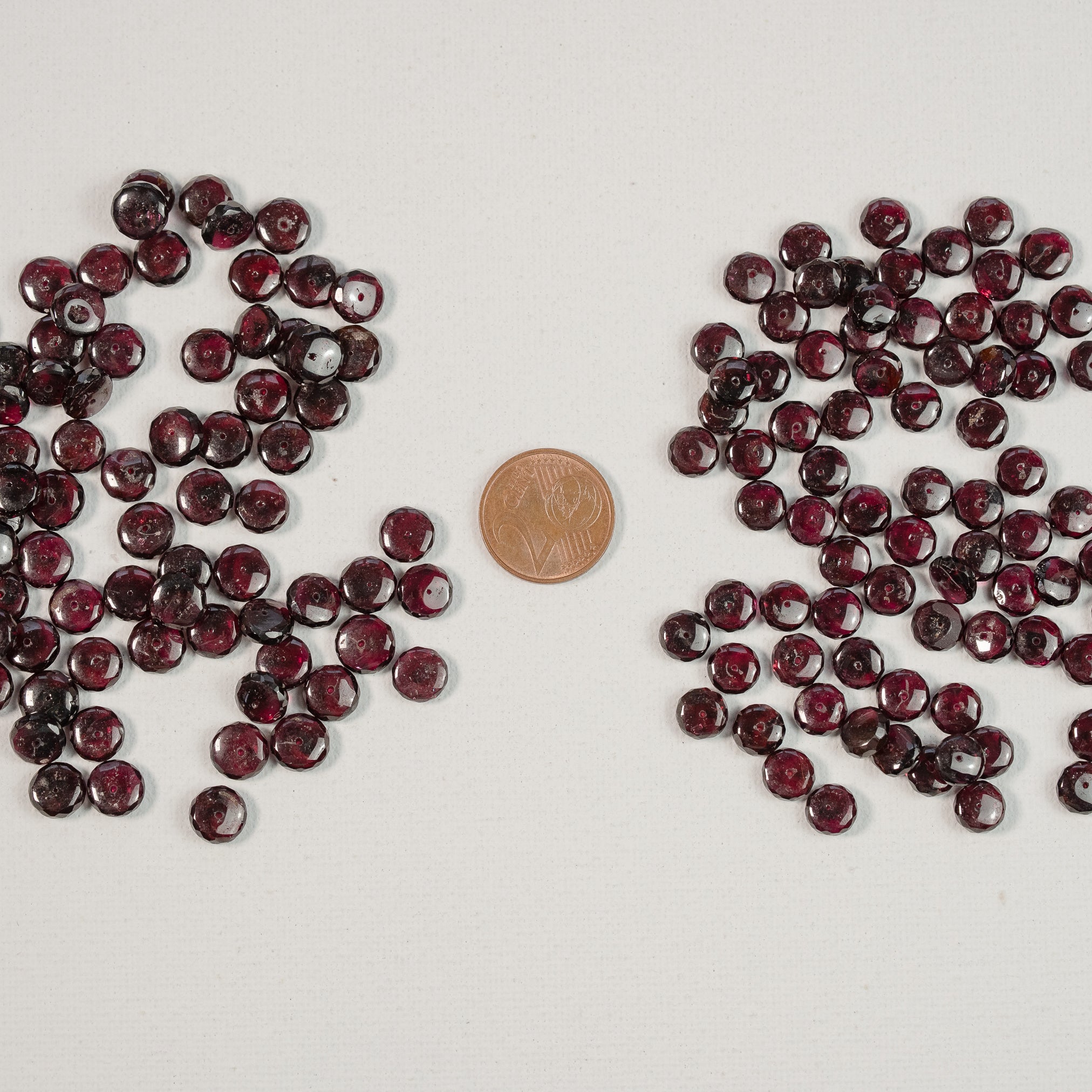 Perles rondelles facettes de Grenat almandin de 7/8 x 3,5 mm ( lot 2 perles )