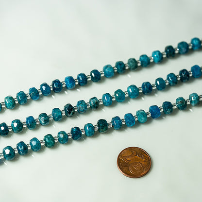 Perles rondelles facettes en Apatite bleue de 8 x 5 mm ( 1/2 rang de env 26 perles )