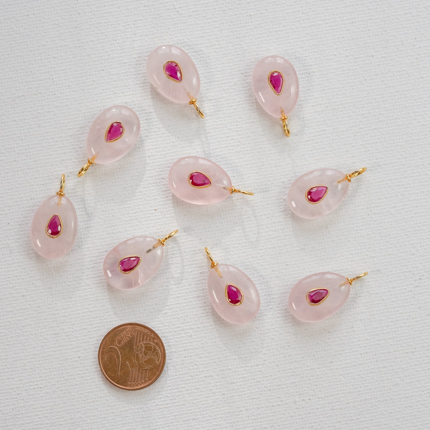 Les charms gouttes &quot; Nidhih &quot; en Quartz rose, zirconium et argent 925 plaqué or de 24 mm ( à l&