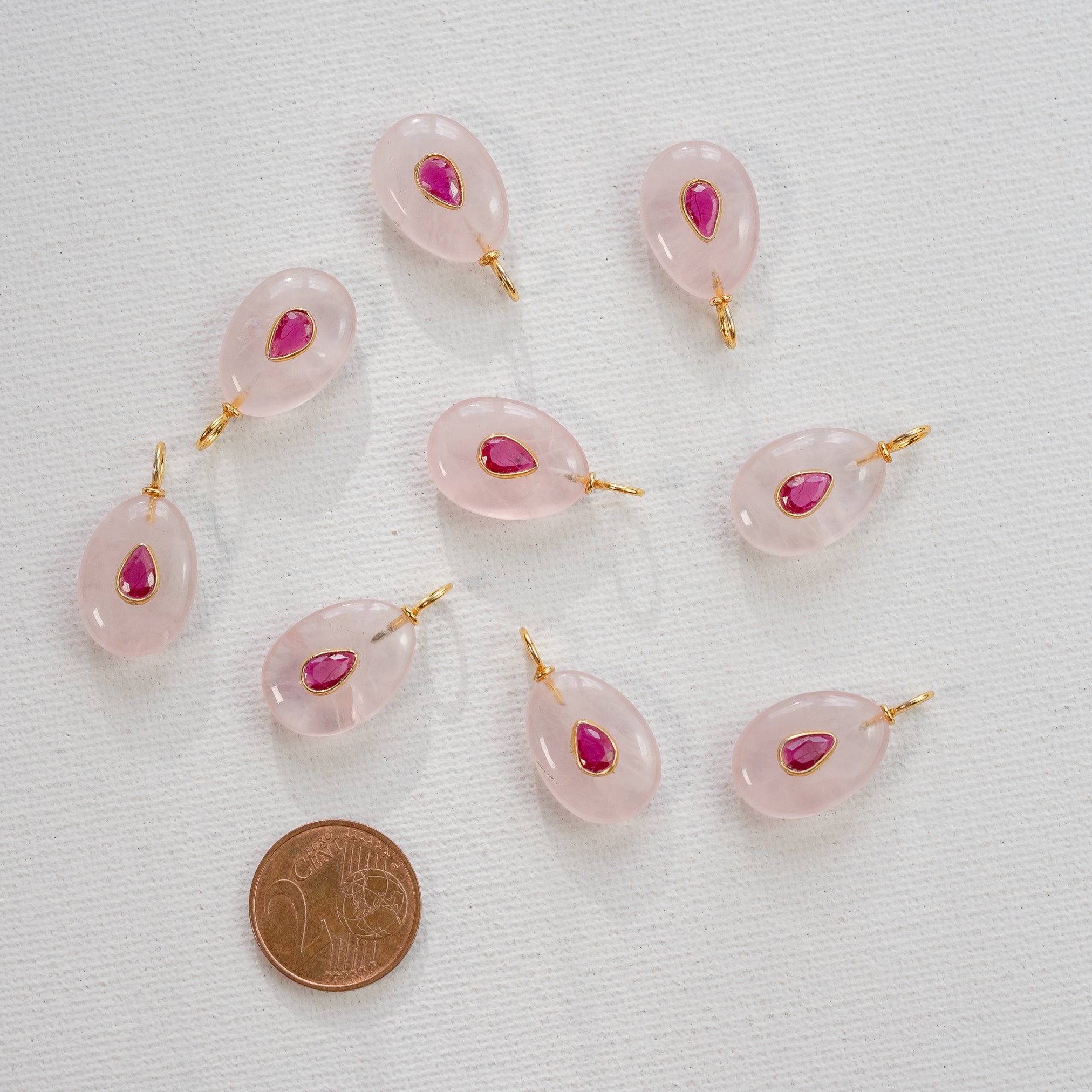 Les charms gouttes &quot; Nidhih &quot; en Quartz rose, zirconium et argent 925 plaqué or de 24 mm ( à l&