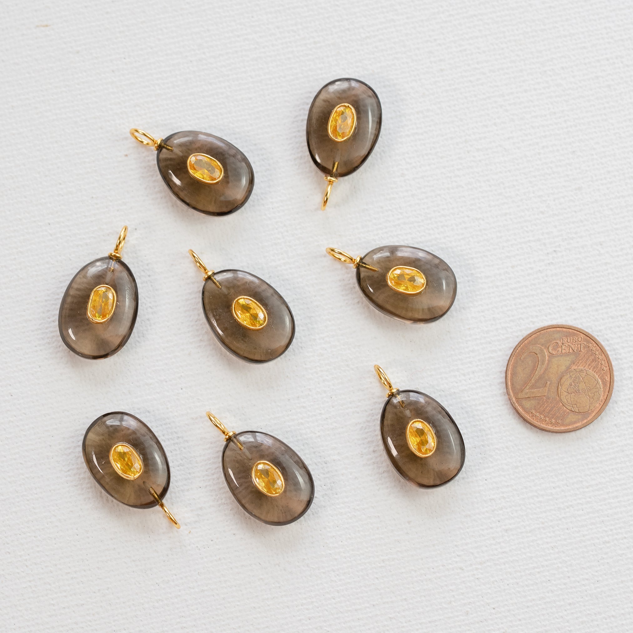 Les charms gouttes &quot; Nidhih &quot; en Quartz fumé, zirconium et argent 925 plaqué or de 24 mm ( à l&