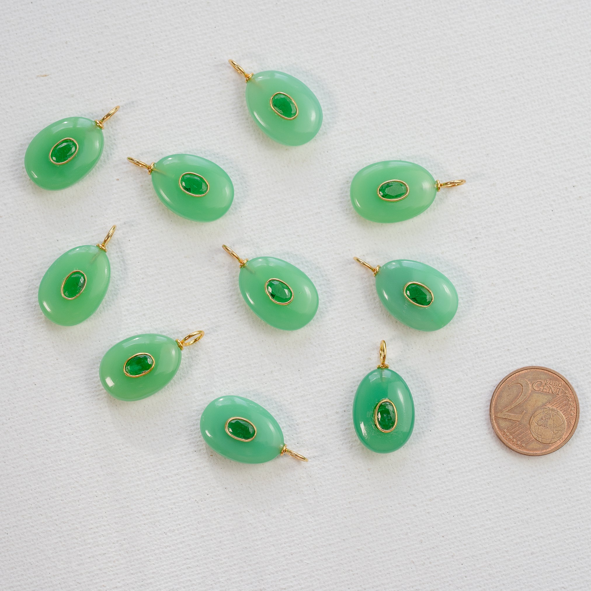 Les charms gouttes &quot; Nidhih &quot; en Chrysoprase, zirconium et argent 925 plaqué or de 24 mm ( à l&