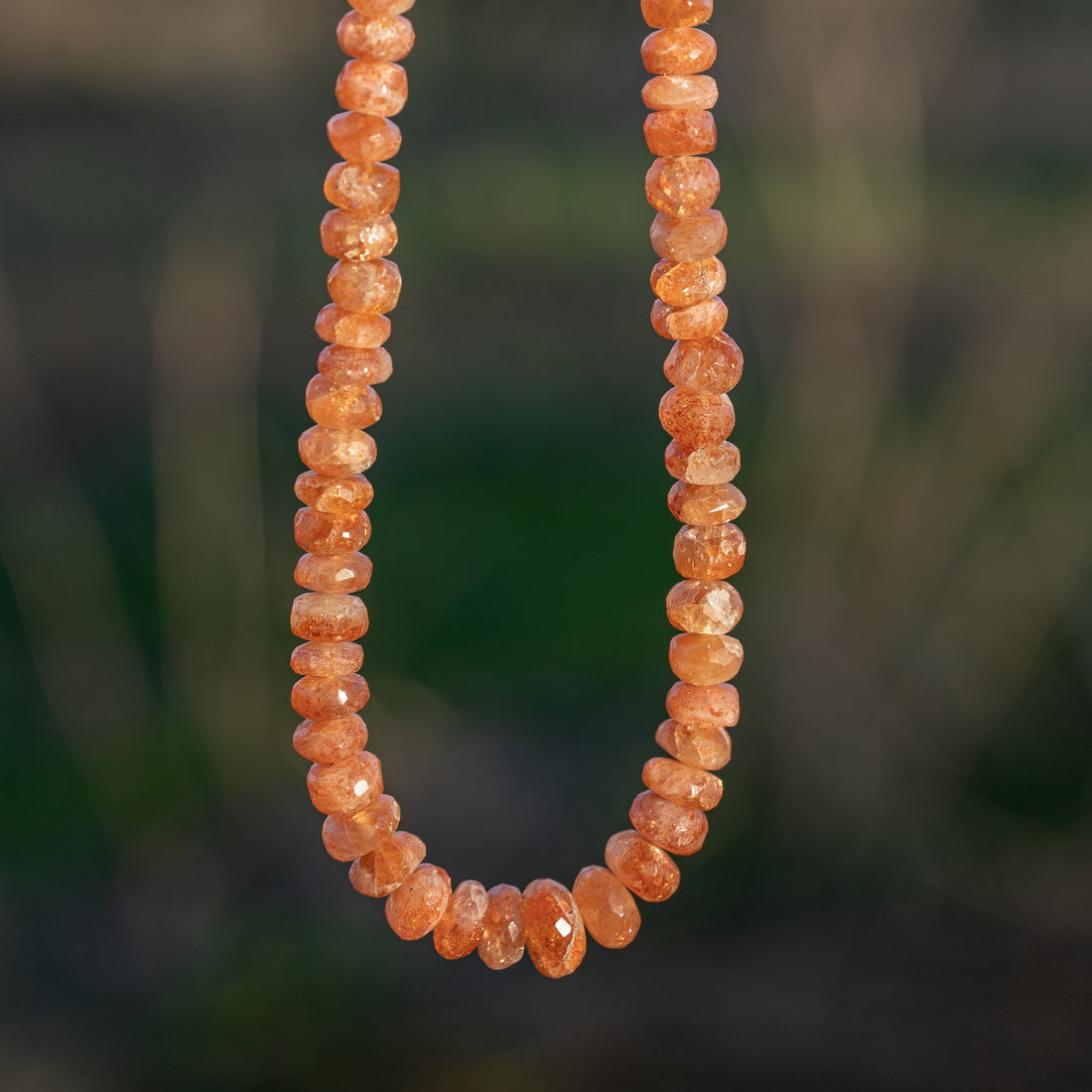 Fils de 40 cm de perles rondelles facettes de Pierre de soleil de 6 à 9 mm