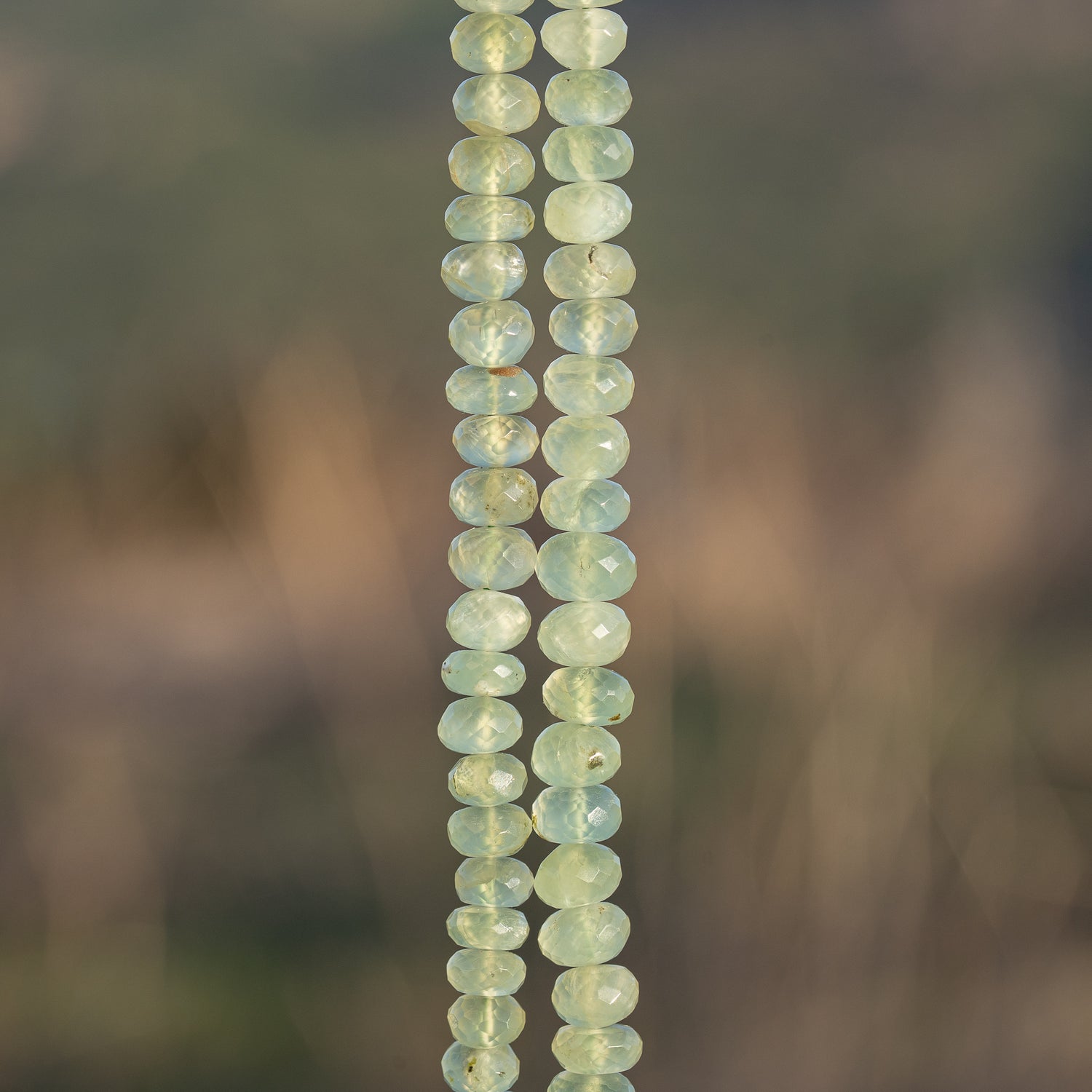 Perles rondelles facettes de Préhnite verte de env 8,5 mm ( lot de 2 perles )