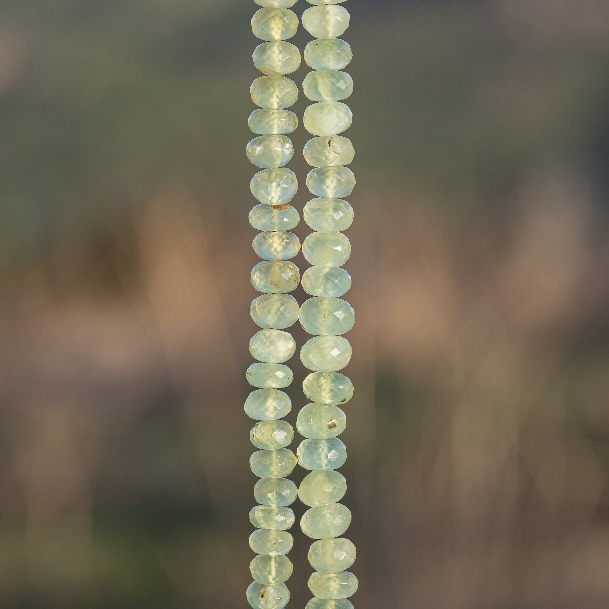 Perles rondelles facettes de Préhnite verte de env 8,5 mm ( lot de 2 perles )