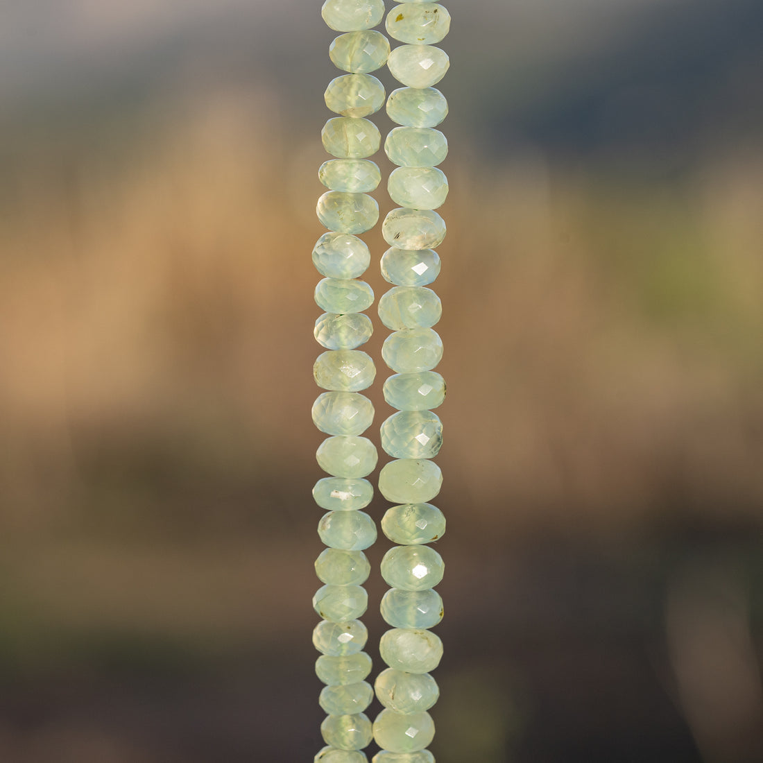 Perles rondelles facettes de Préhnite verte de env 8,5 mm ( lot de 2 perles )