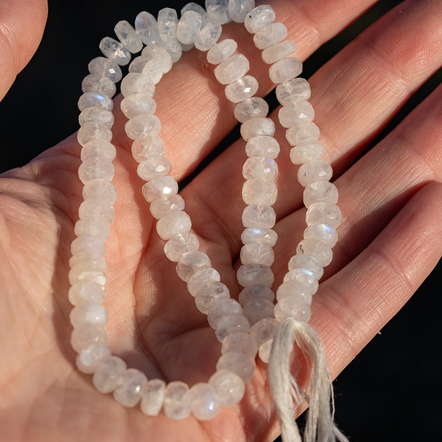 Fils de 35/36 cm de perles rondelles facettes de Labradorite blanche de 7/8 mm