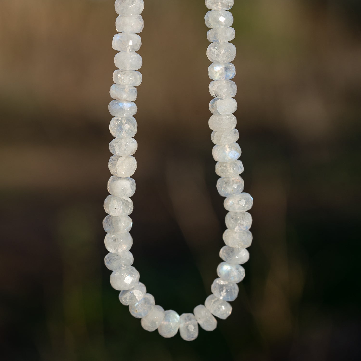 Fils de 35/36 cm de perles rondelles facettes de Labradorite blanche de 7/8 mm