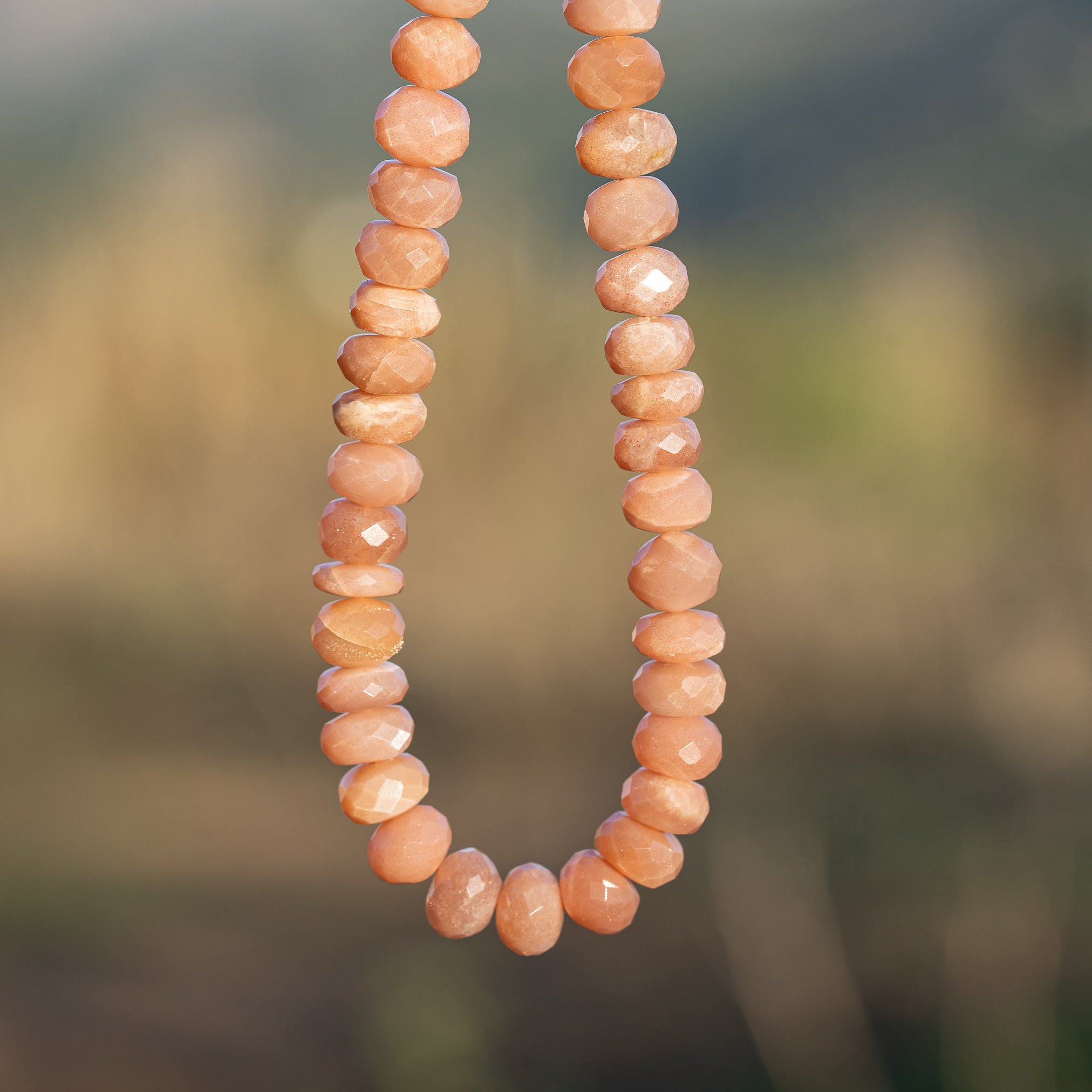 Perles rondelles facettes de pierre de lune pêche de env 8,5 x 5/6 mm ( lot de 2 )