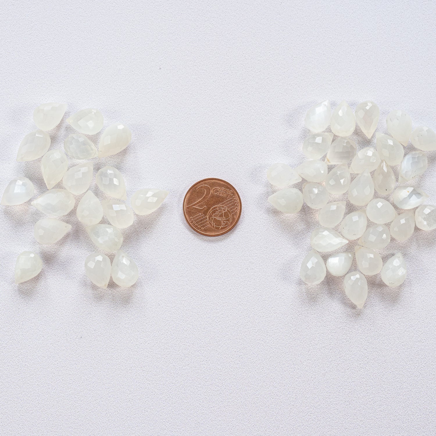 Perles gouttes facettes de Pierre de lune blanche de 10/13 mm ( lot de 2 )