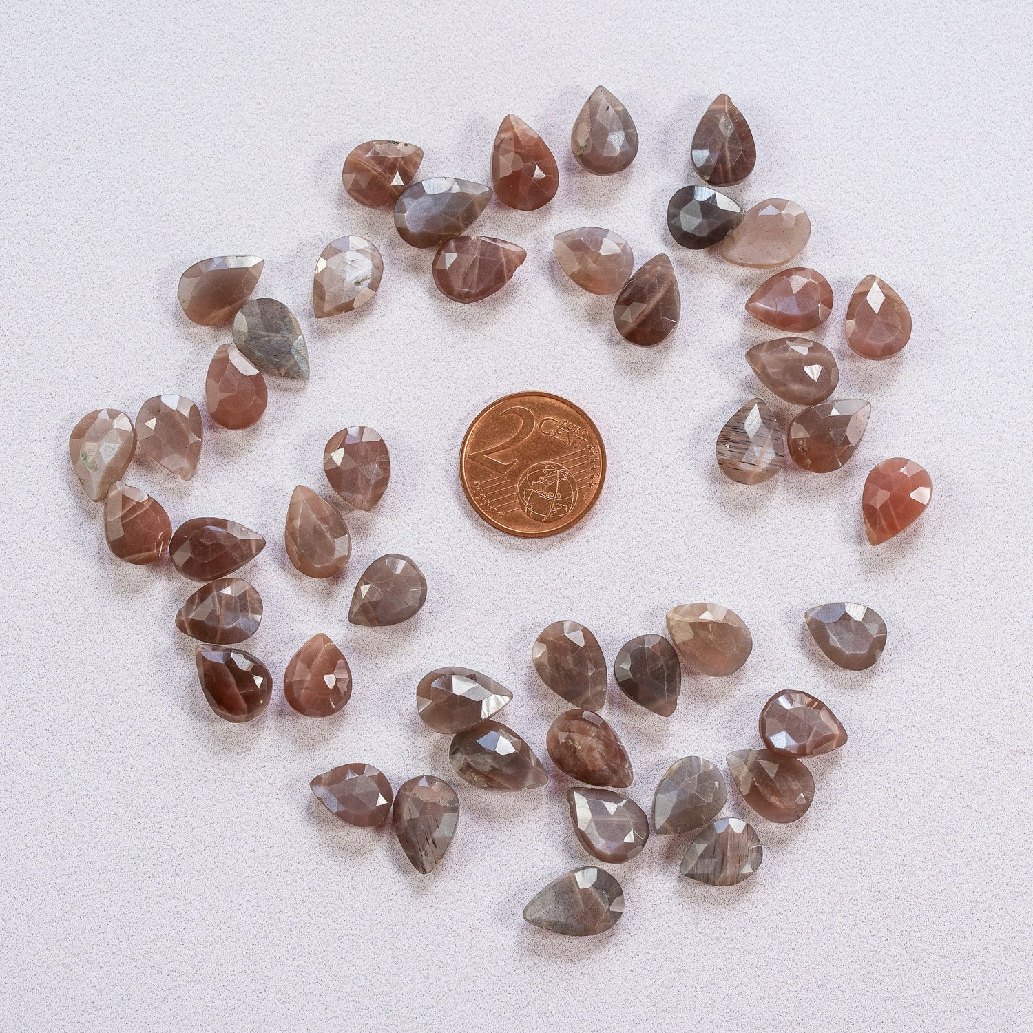 Perles gouttes facettes plates de Pierre de lune chocolat de 12/13 mm ( lot de 2 )