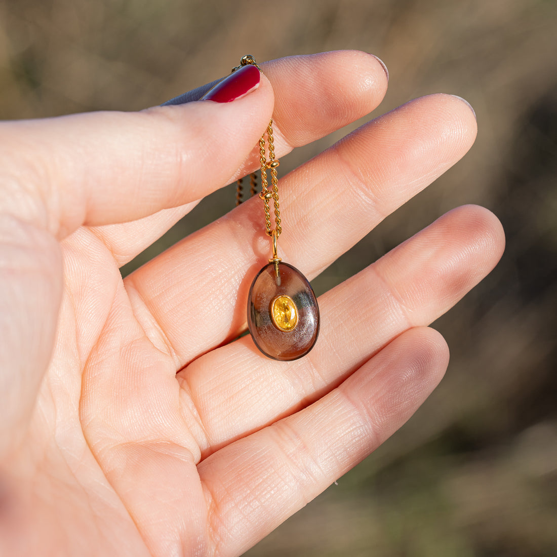 Les charms gouttes &quot; Nidhih &quot; en Quartz fumé, zirconium et argent 925 plaqué or de 24 mm ( à l&