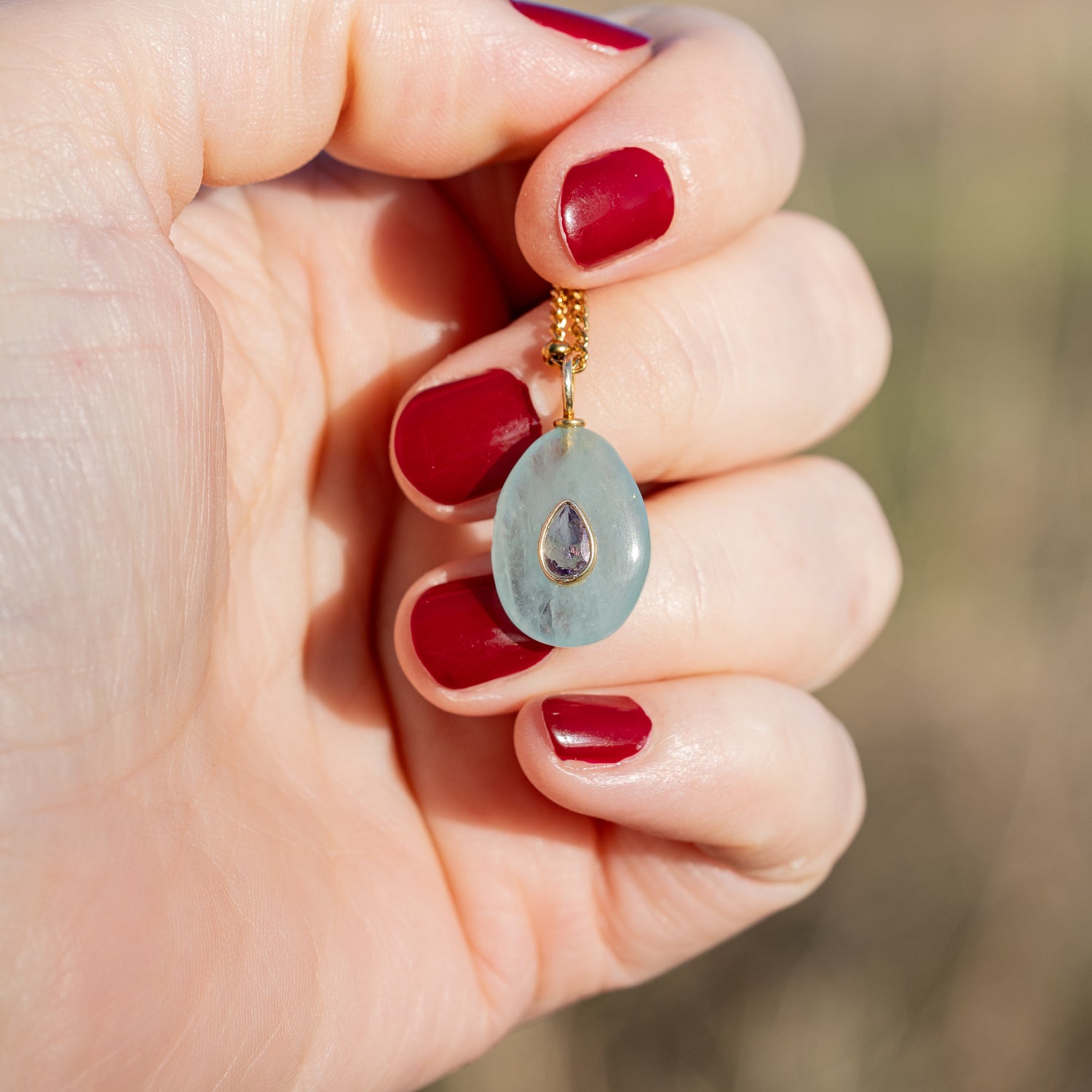 Les charms gouttes &quot; Nidhih &quot; en Aigue-marine, zirconium et argent 925 plaqué or de 24 mm ( à l&