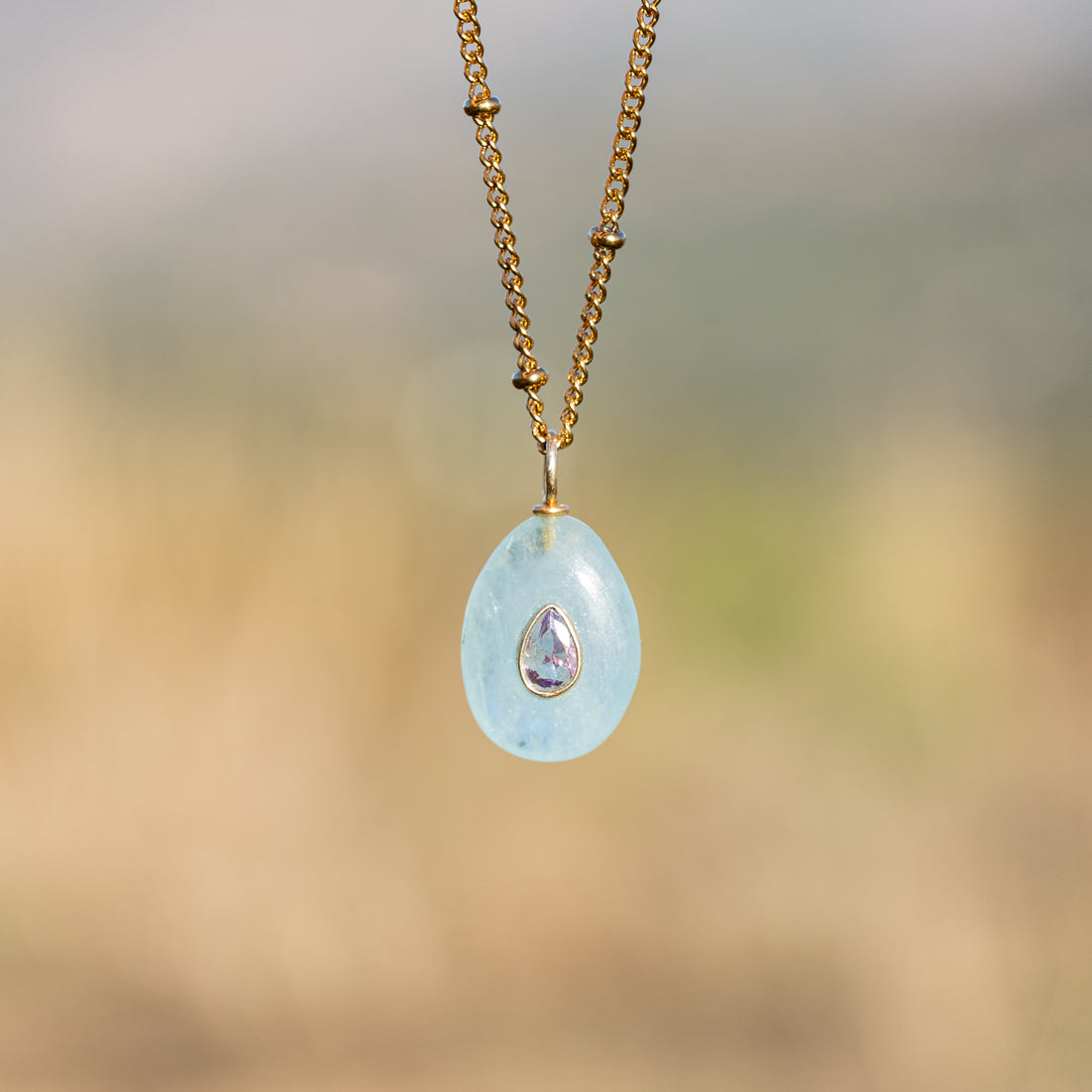 Les charms gouttes &quot; Nidhih &quot; en Aigue-marine, zirconium et argent 925 plaqué or de 24 mm ( à l&